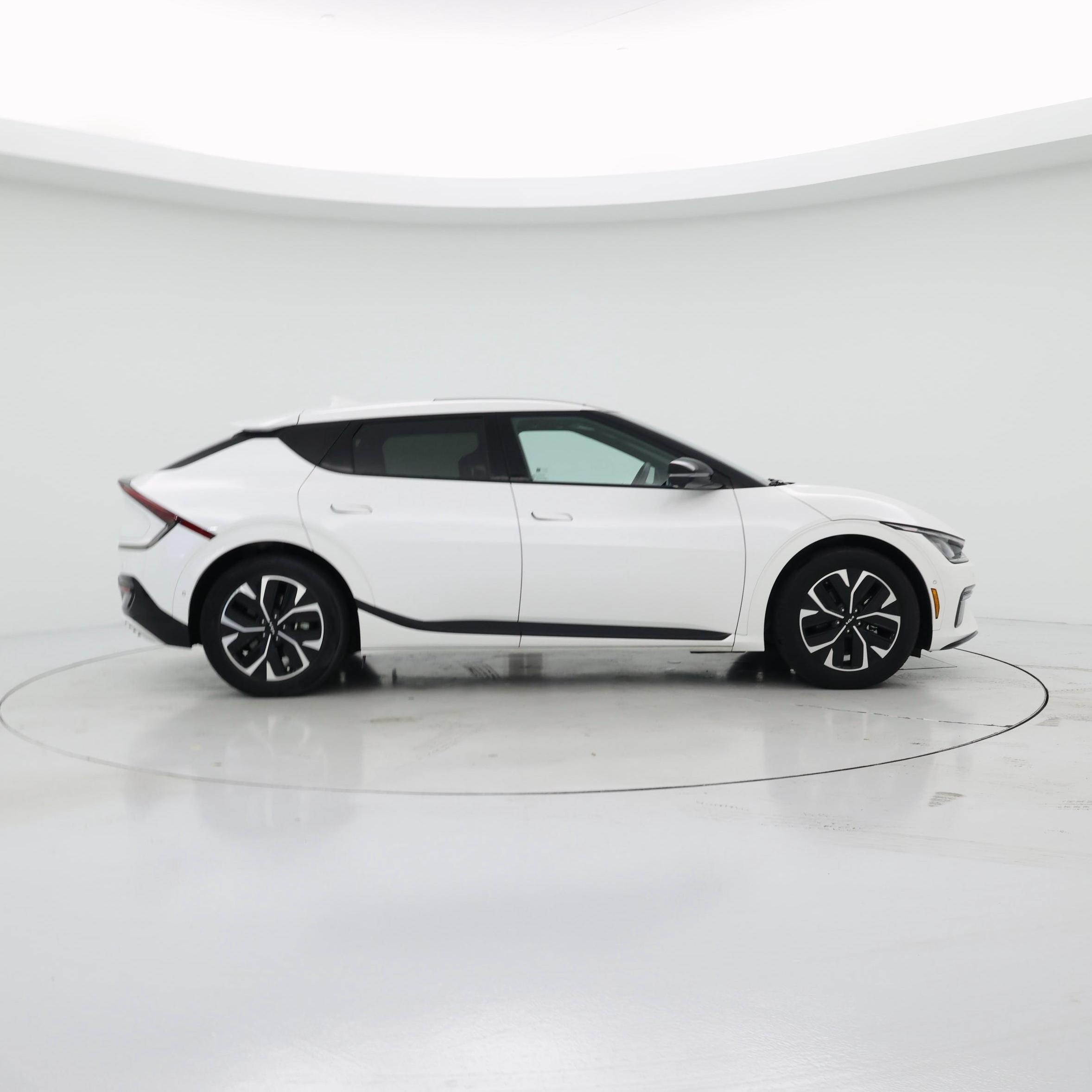 Thumbnail: 2023 Kia EV6 - 7