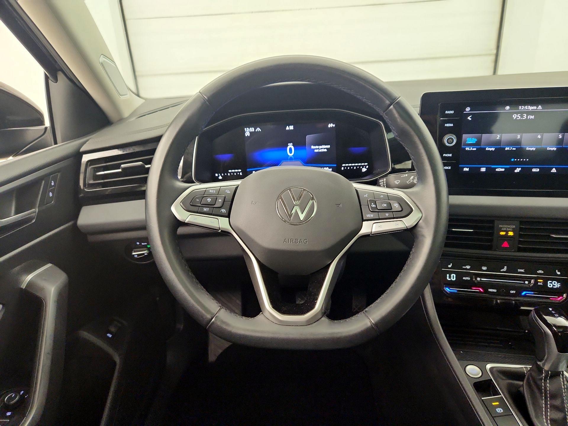 Thumbnail: 2025 Volkswagen Jetta - 10