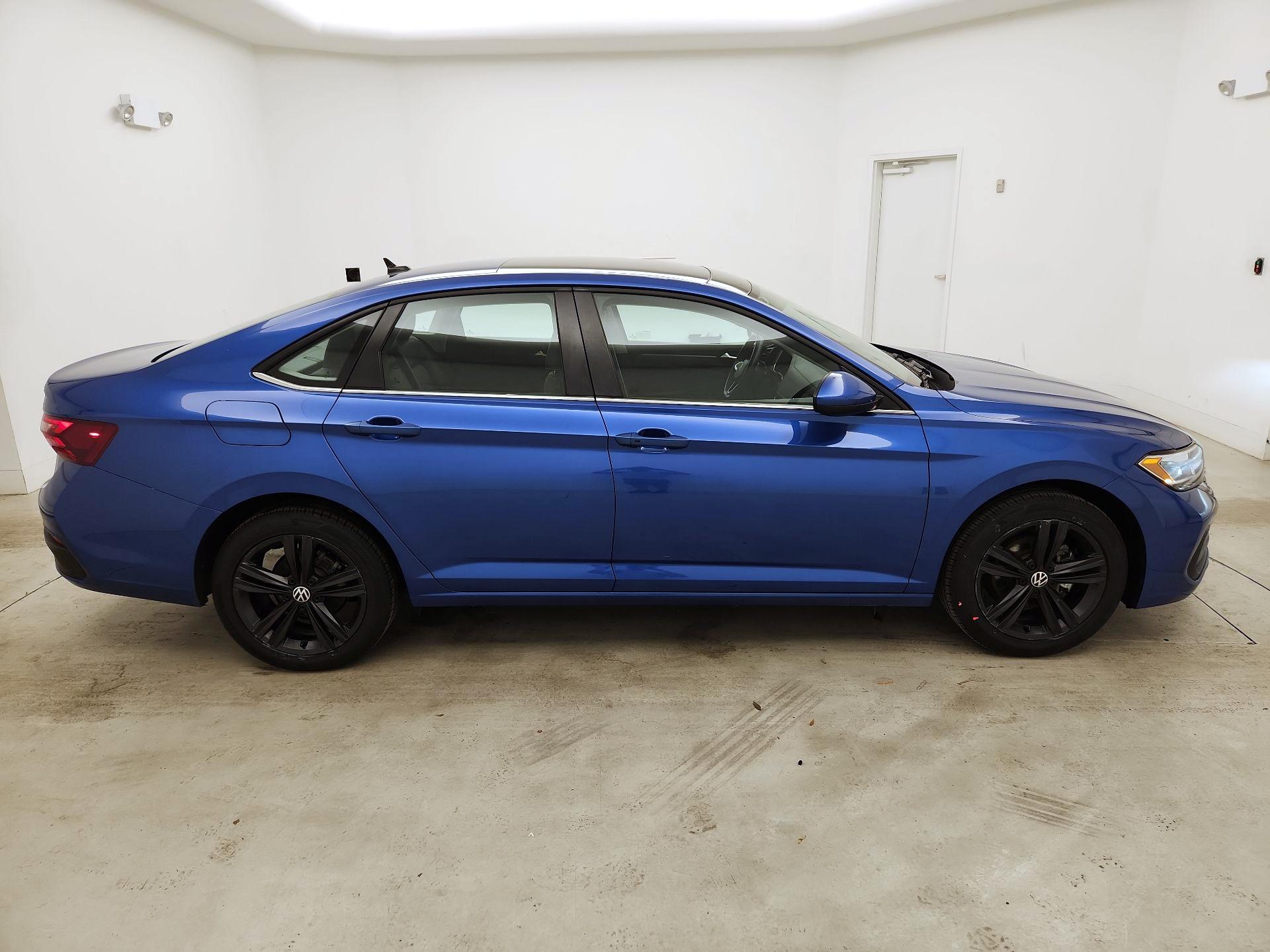 Thumbnail: 2024 Volkswagen Jetta - 4