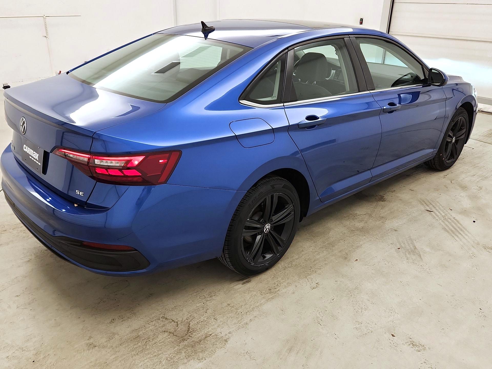 Thumbnail: 2024 Volkswagen Jetta - 5