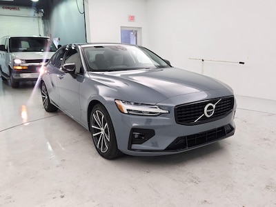 2022 Volvo S60 B5 Momentum