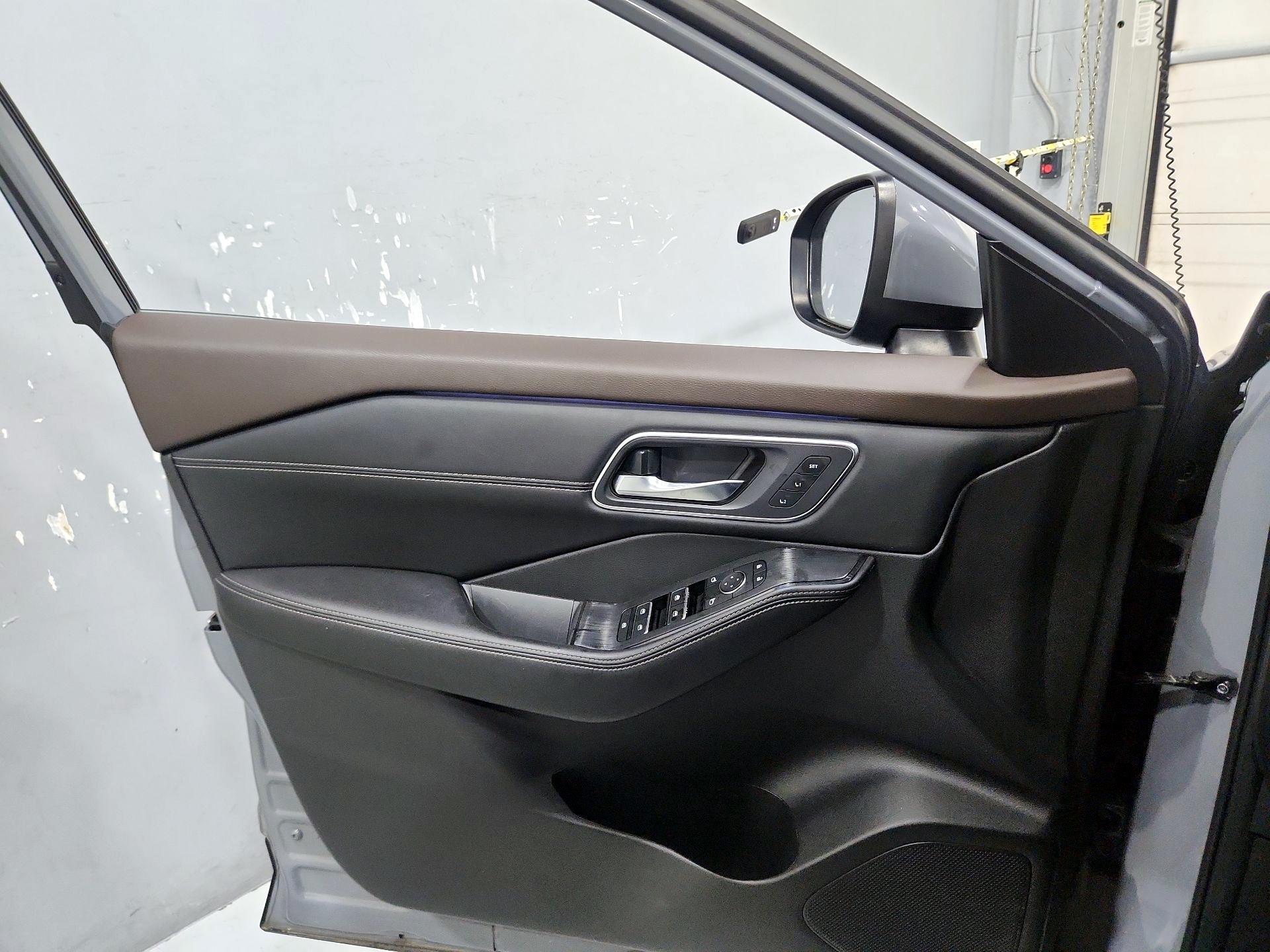 Thumbnail: 2023 Nissan Rogue - 12