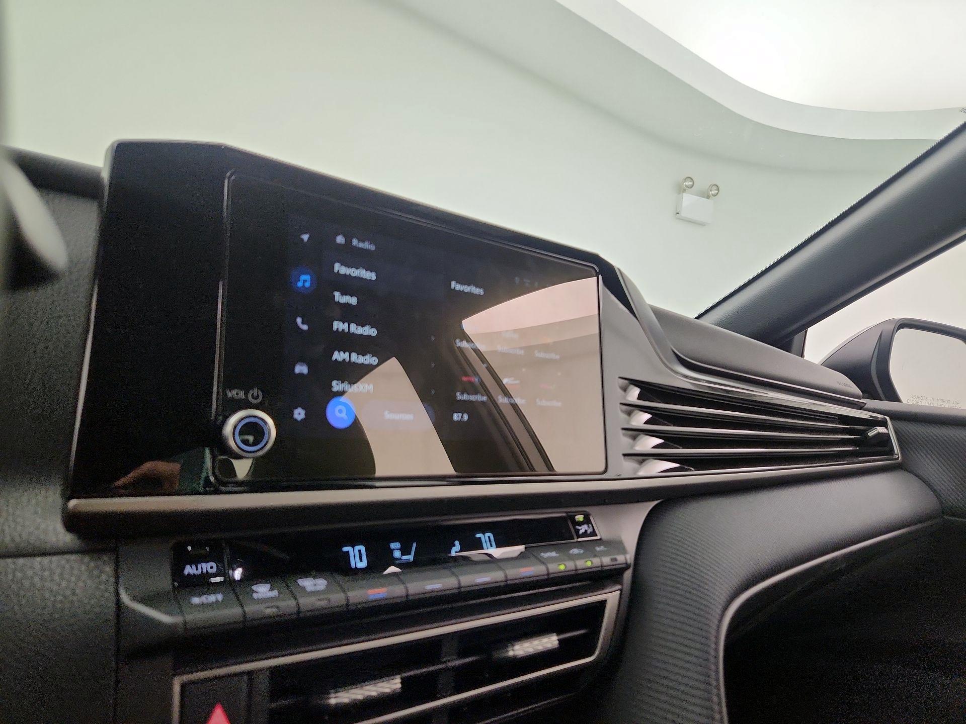 Thumbnail: 2025 Toyota Camry - 16