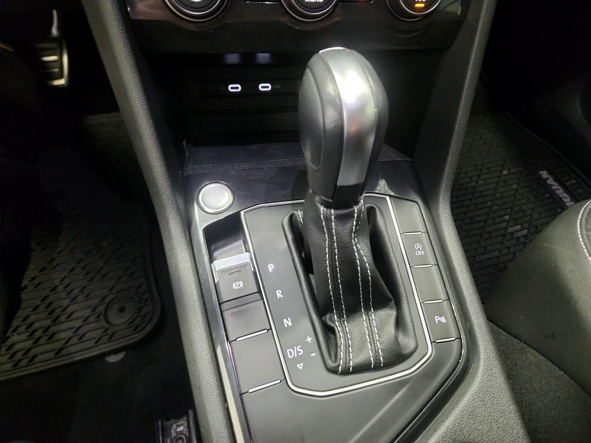 Thumbnail: 2021 Volkswagen Tiguan - 16