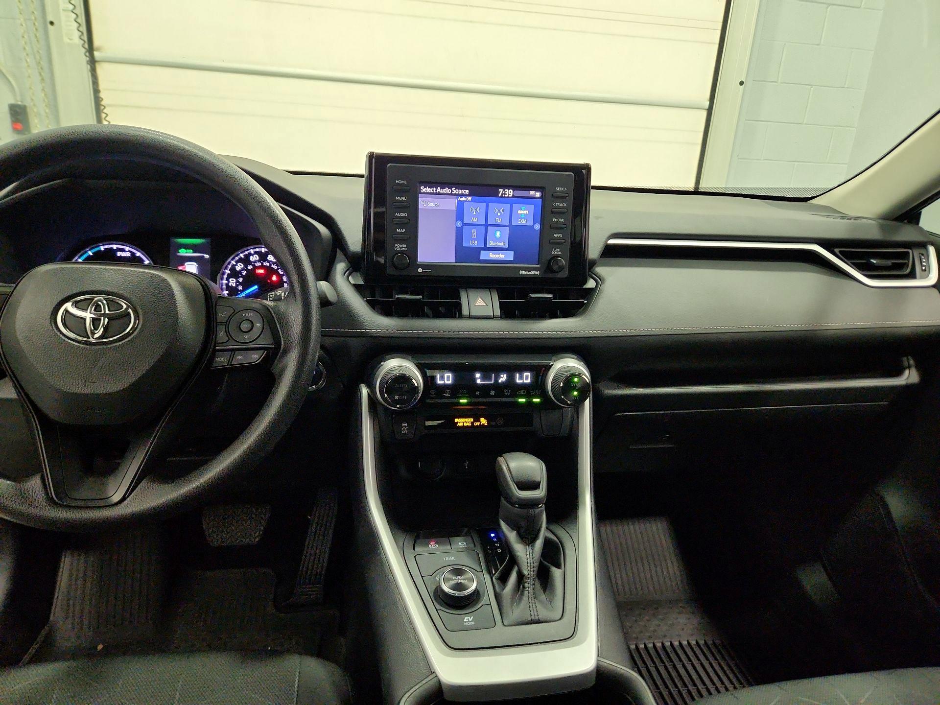 Thumbnail: 2022 Toyota RAV4 - 9