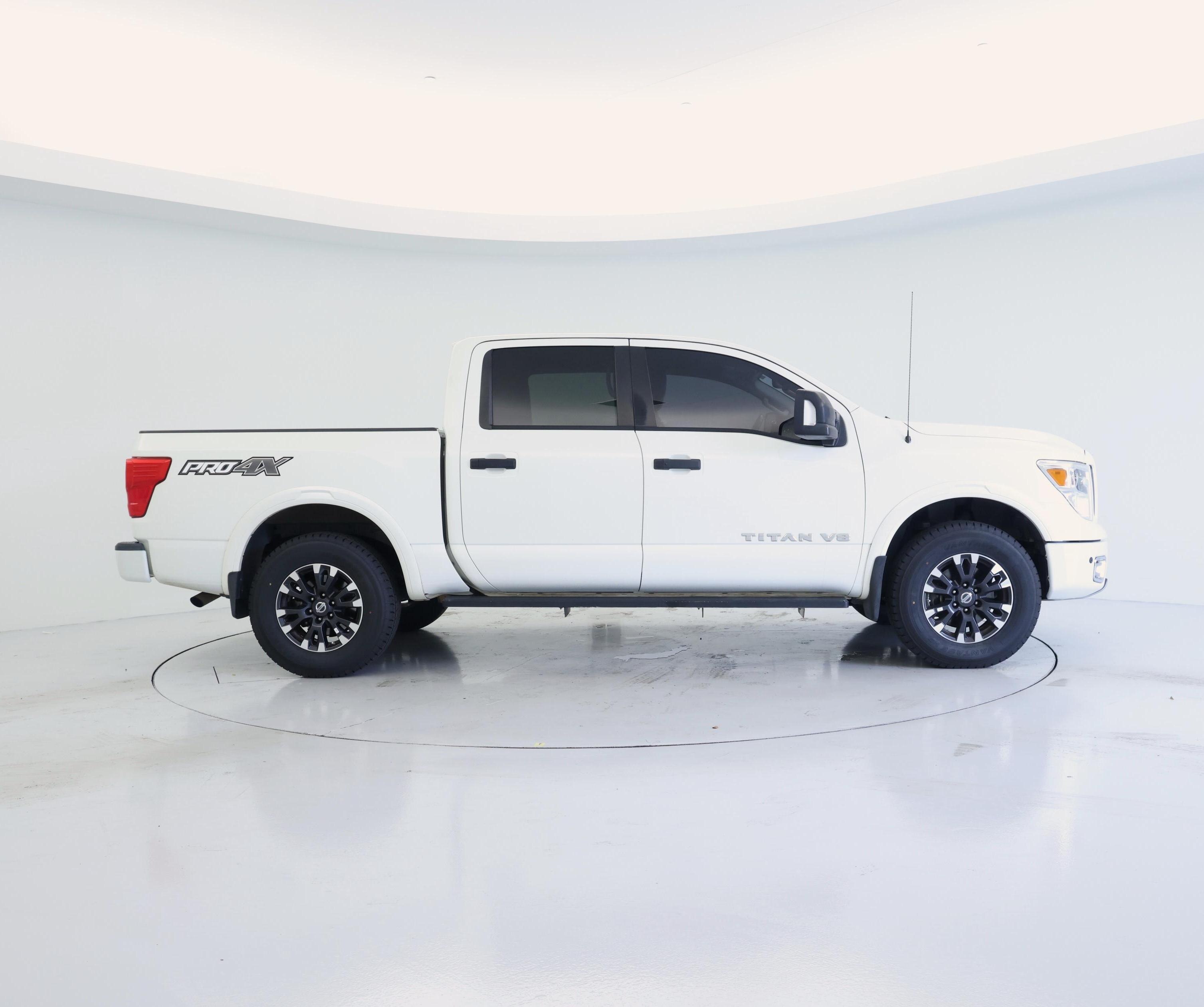 Thumbnail: 2019 Nissan Titan - 7