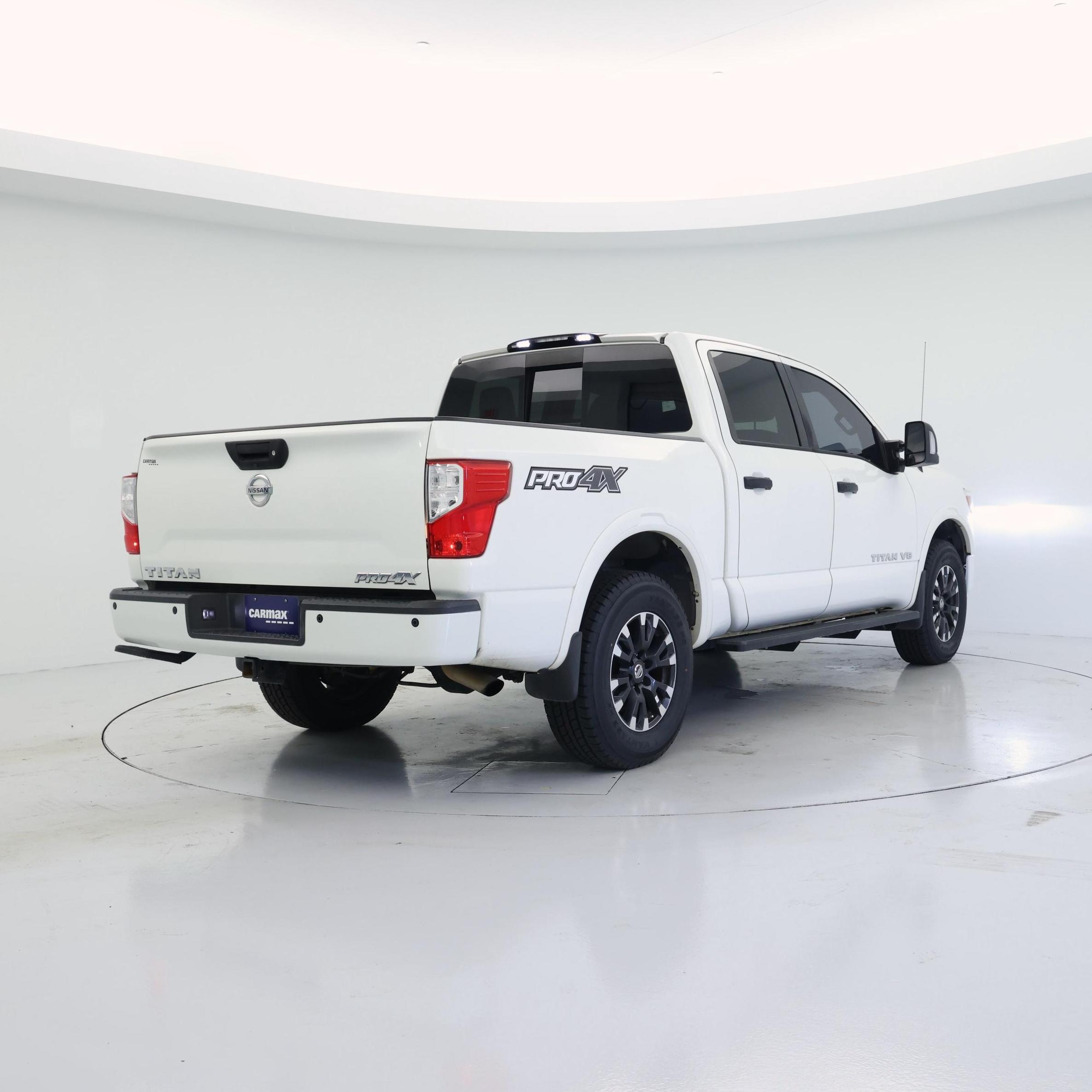 Thumbnail: 2019 Nissan Titan - 8