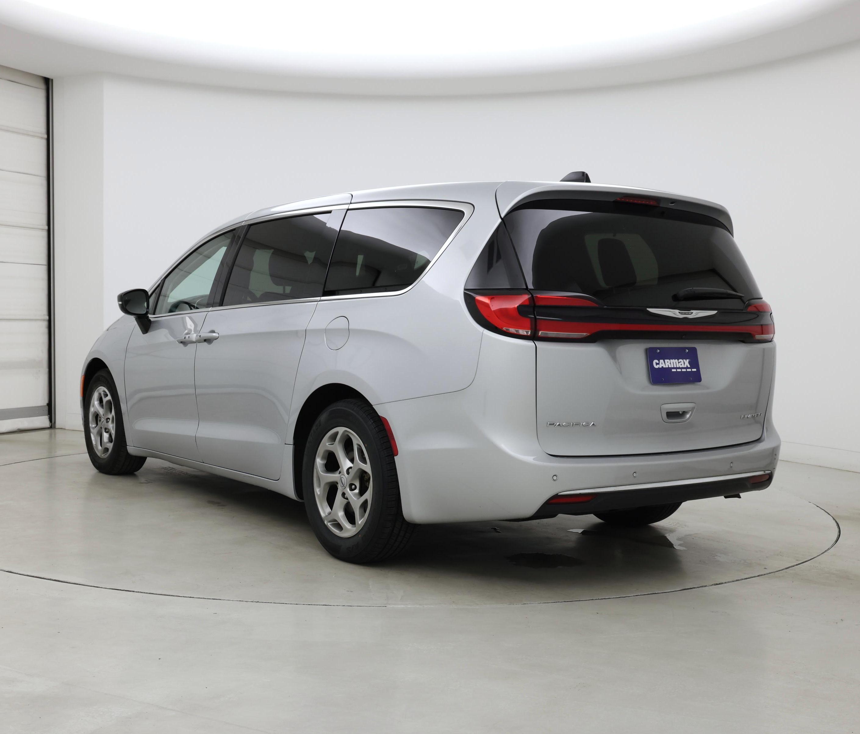 Thumbnail: 2024 Chrysler Pacifica - 2