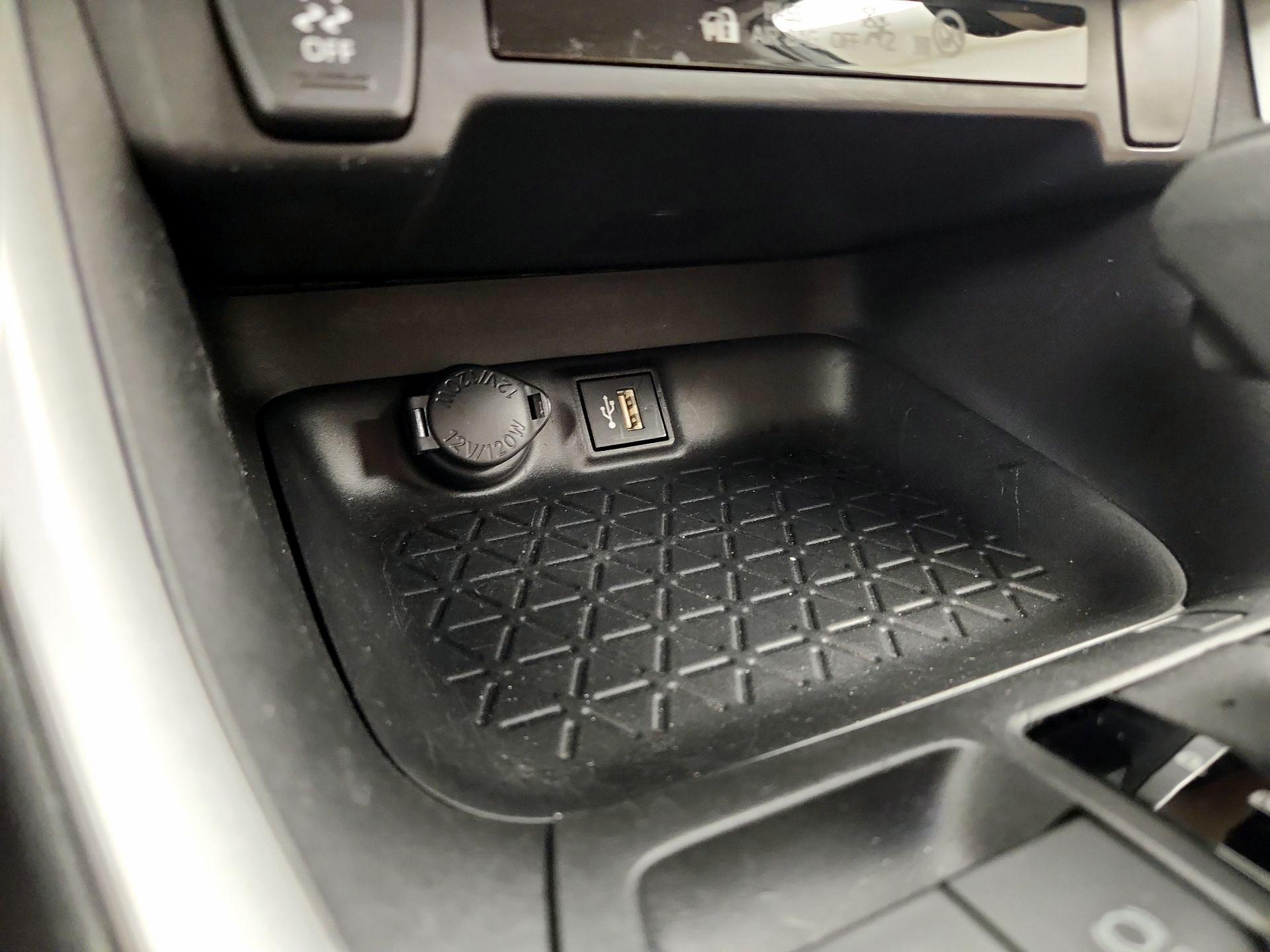 Thumbnail: 2023 Toyota RAV4 - 18