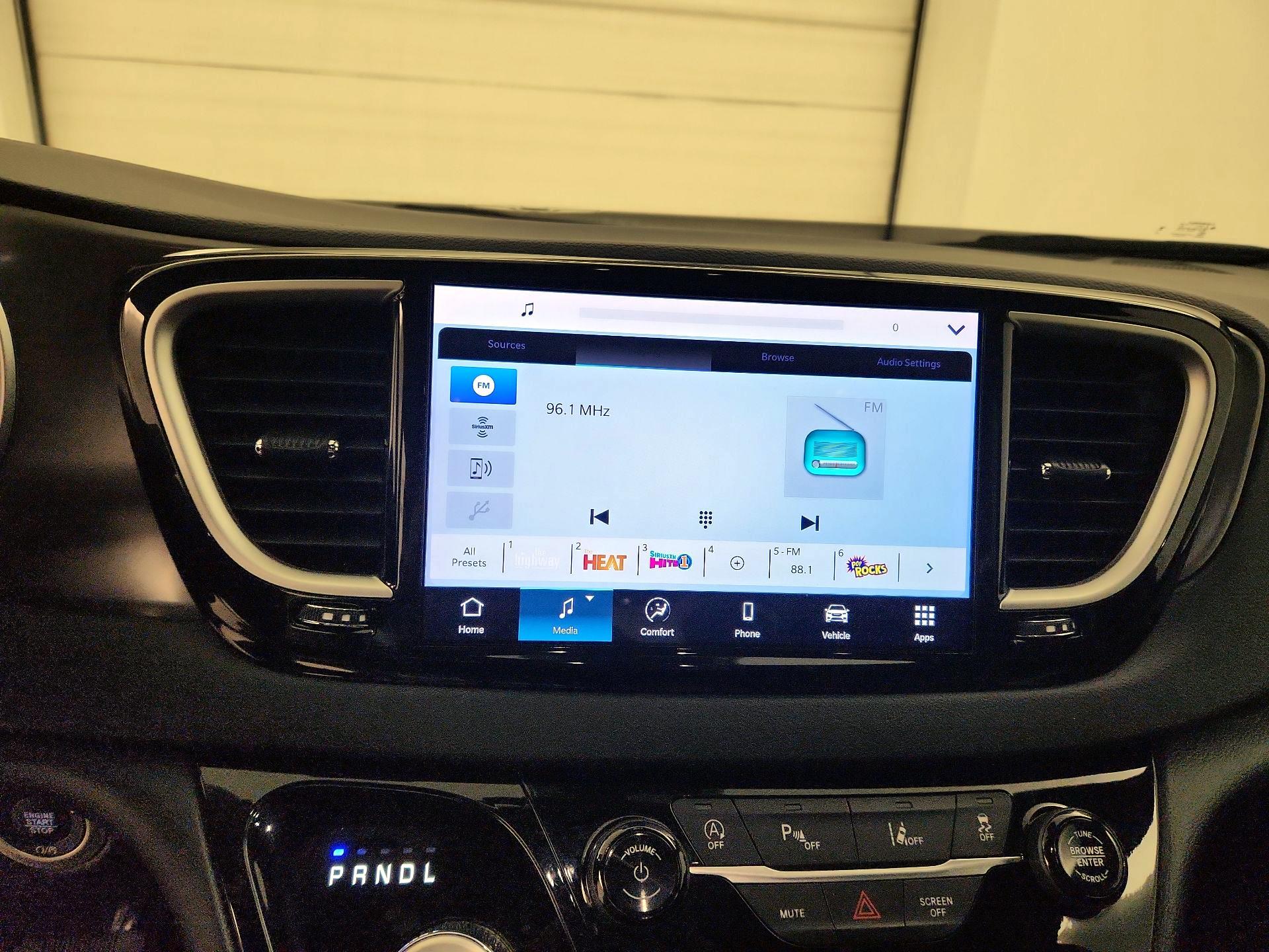 Thumbnail: 2025 Chrysler Pacifica - 15