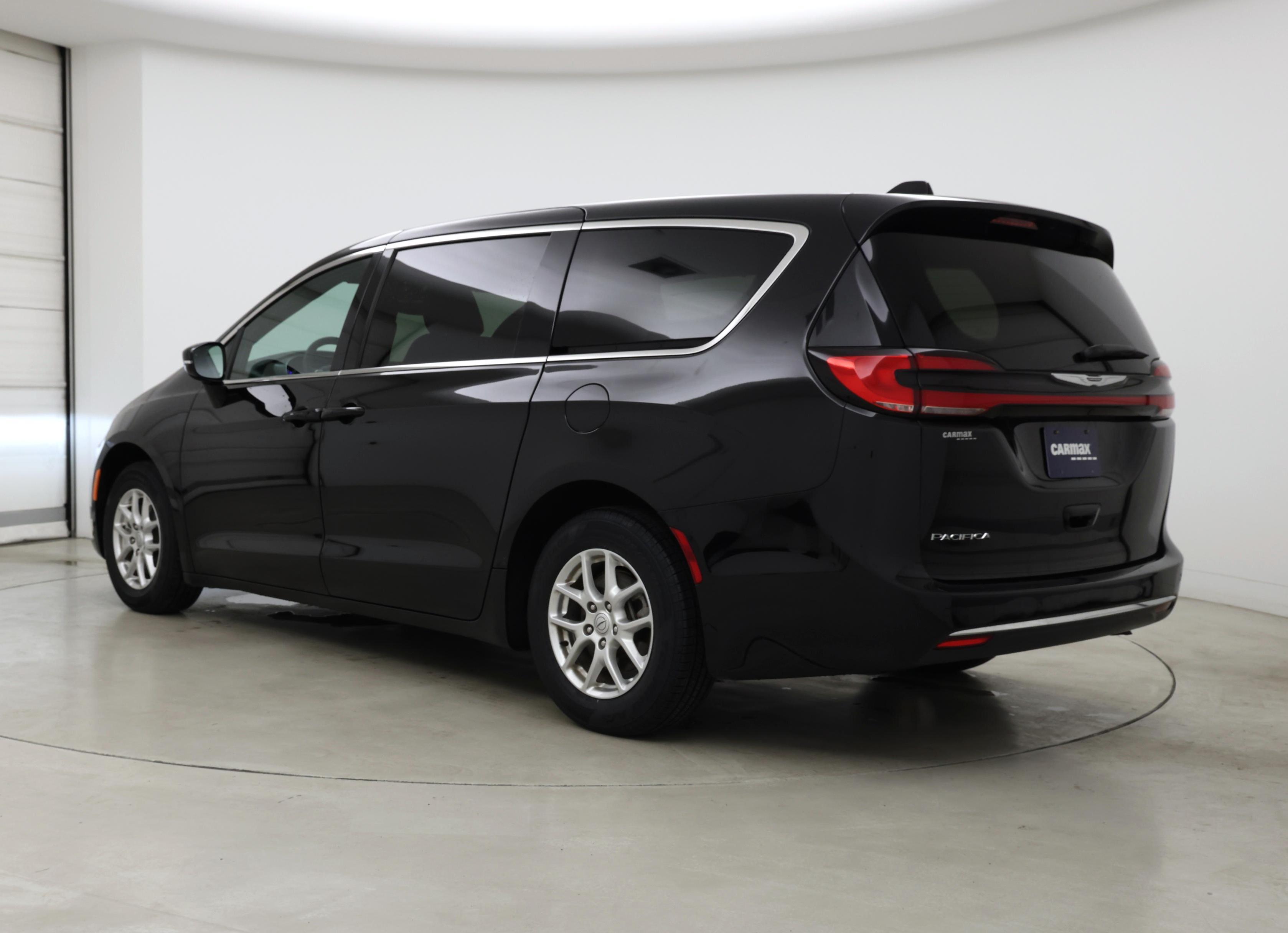 Thumbnail: 2025 Chrysler Pacifica - 2