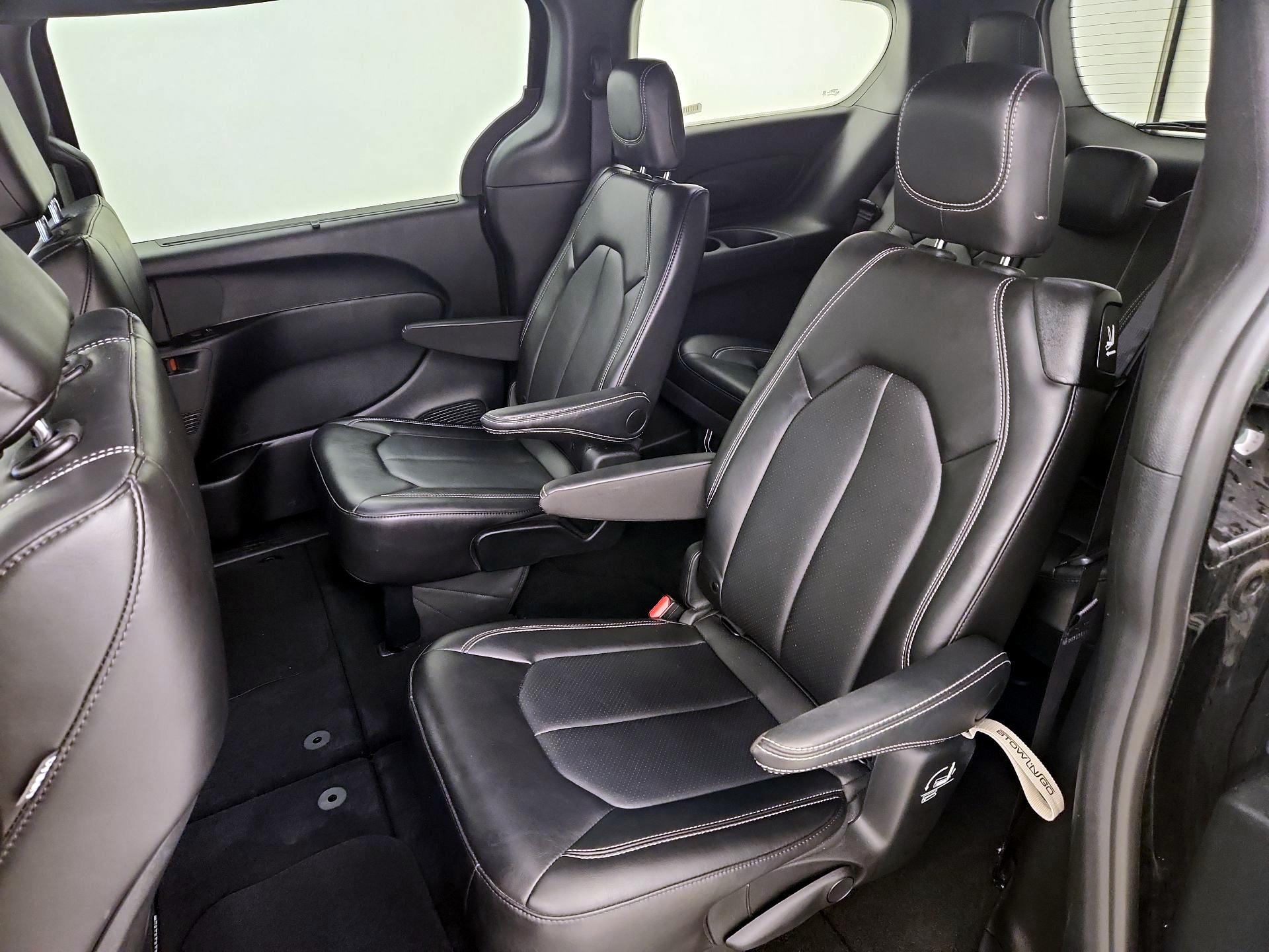 Thumbnail: 2025 Chrysler Pacifica - 19