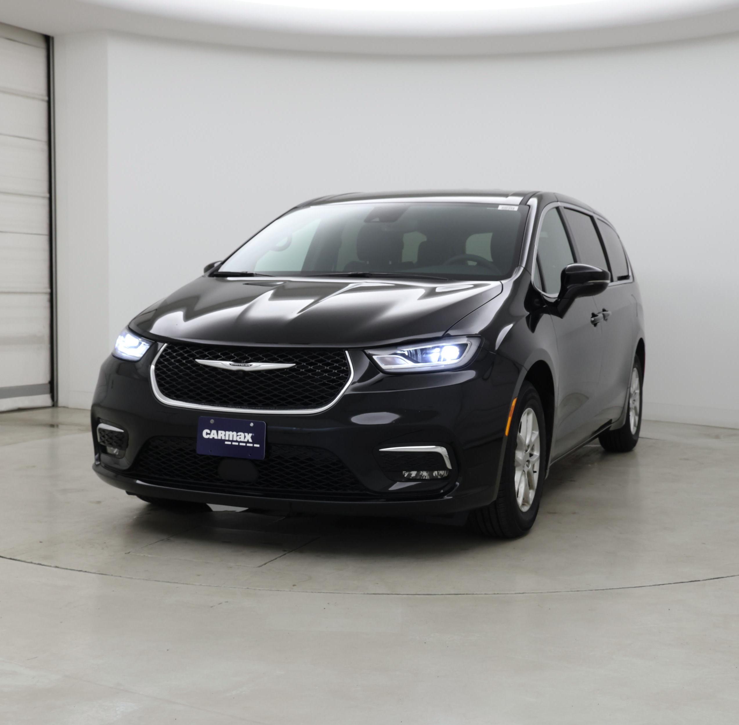 Thumbnail: 2025 Chrysler Pacifica - 4