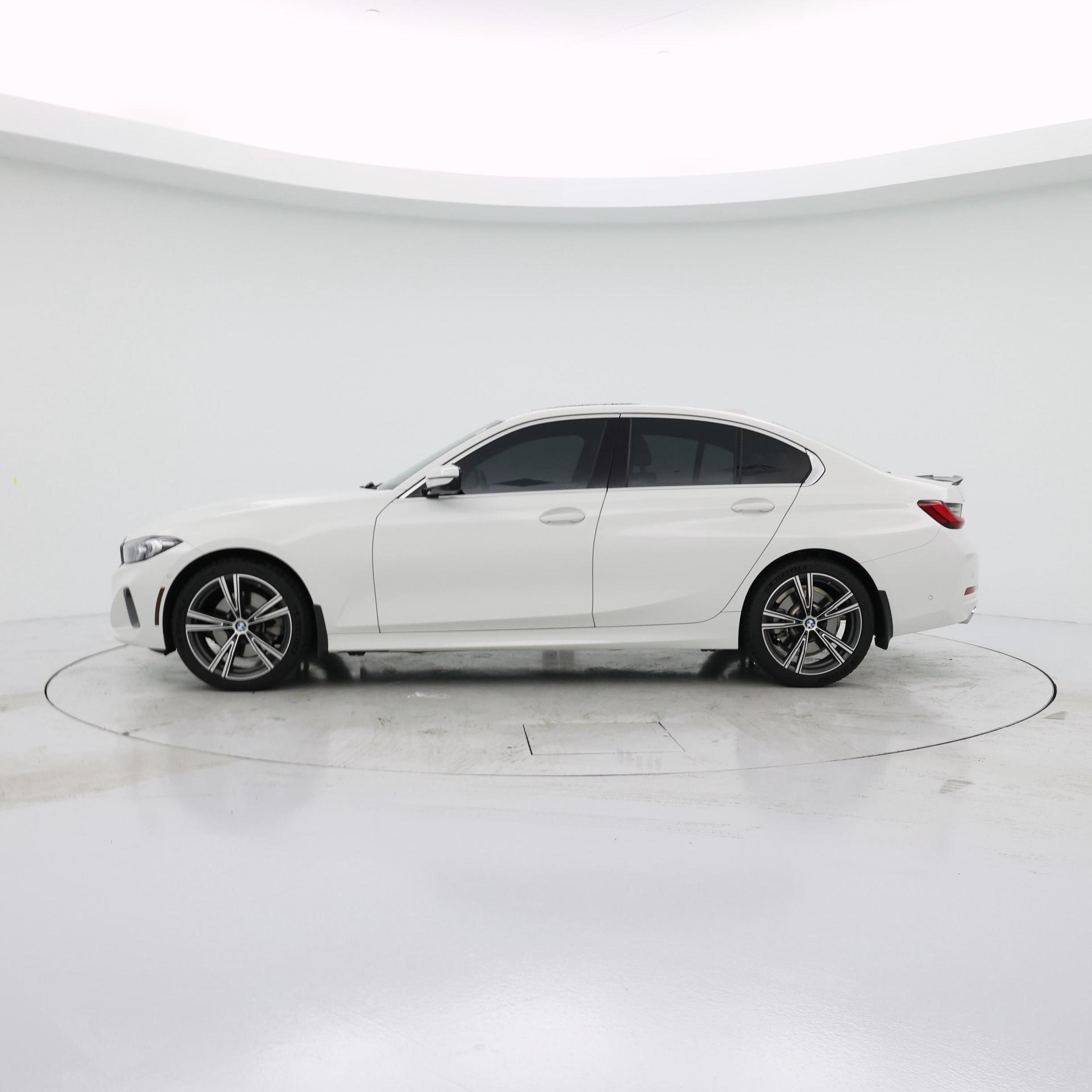 Thumbnail: 2024 BMW 3 Series - 3