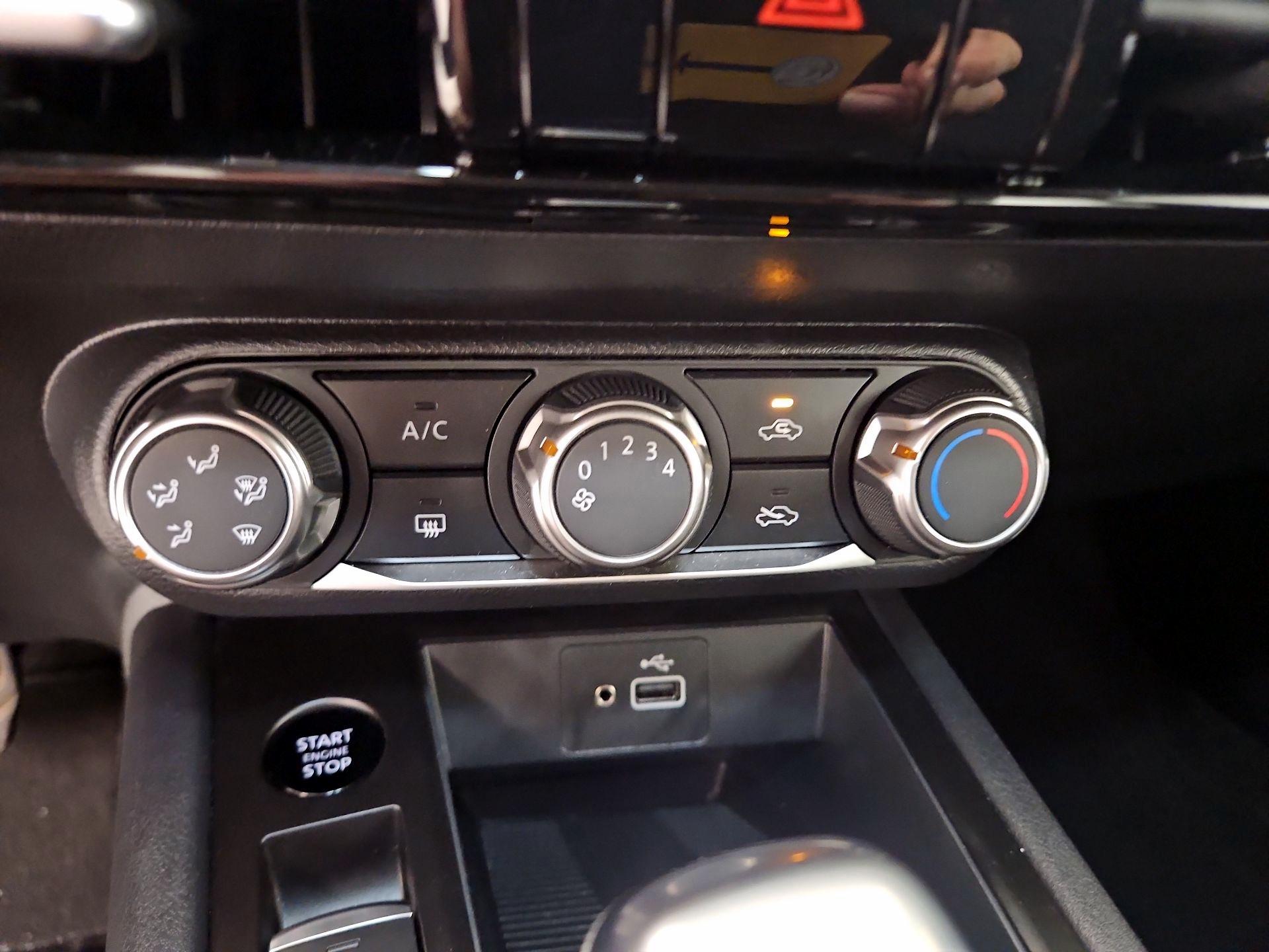 Thumbnail: 2025 Nissan Kicks - 15
