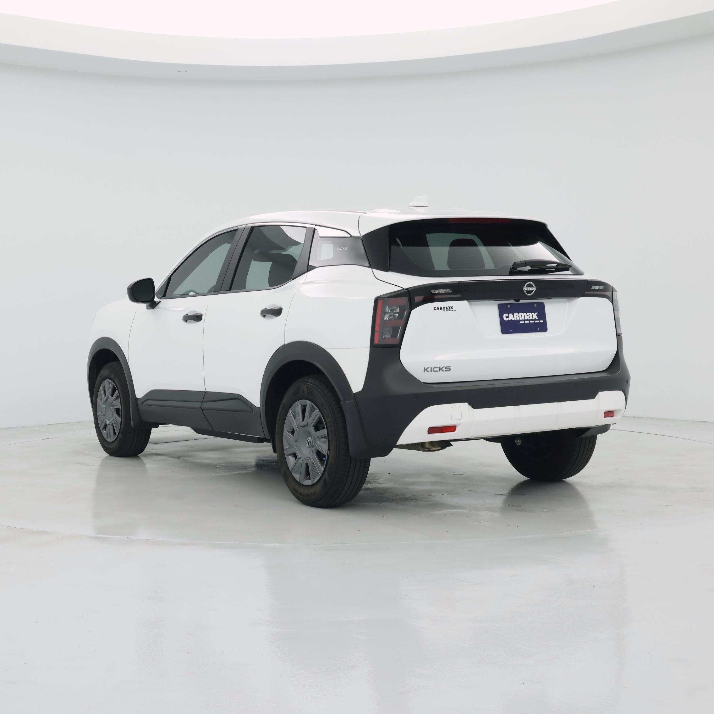 Thumbnail: 2025 Nissan Kicks - 2