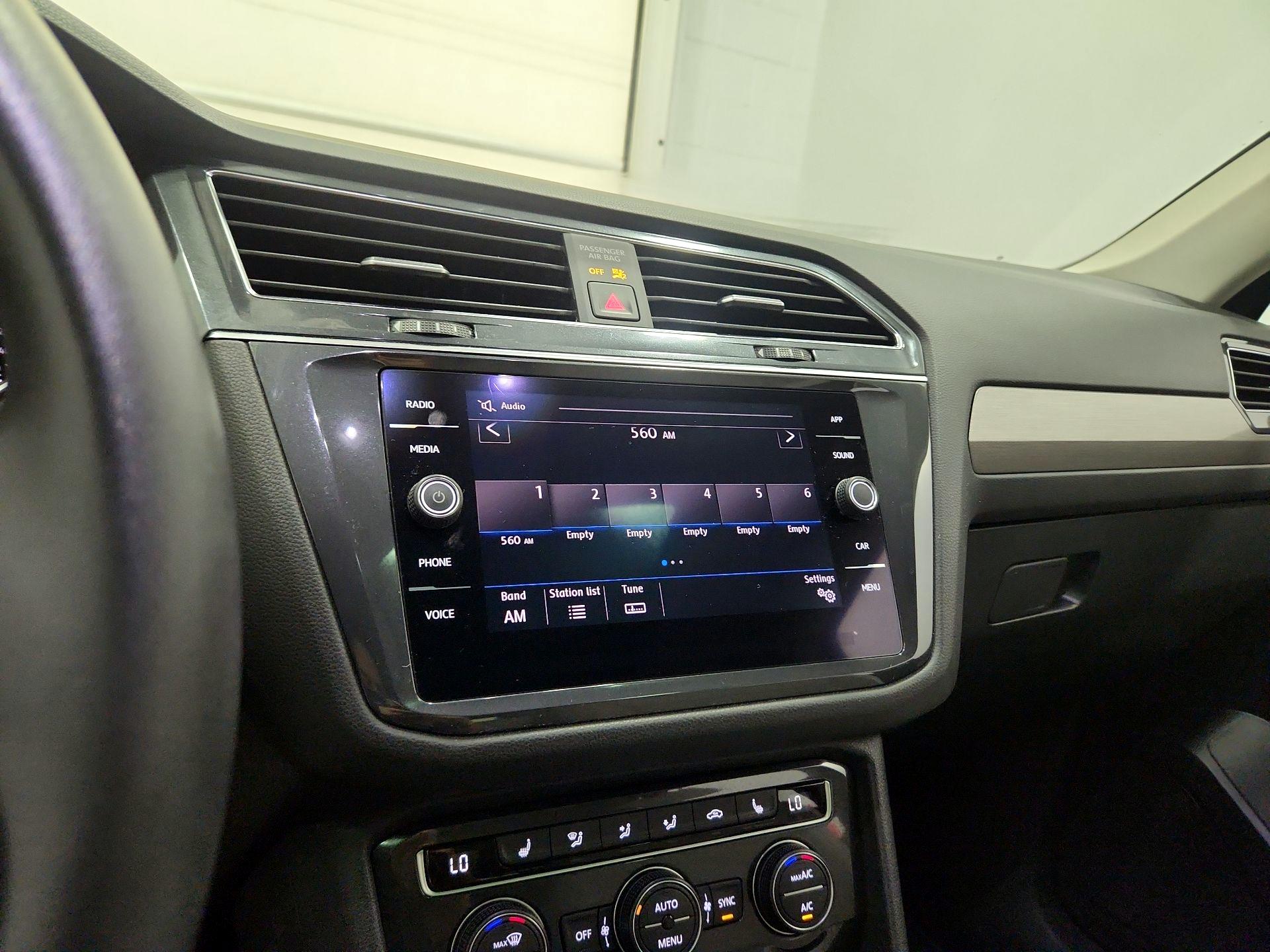 Thumbnail: 2020 Volkswagen Tiguan - 15