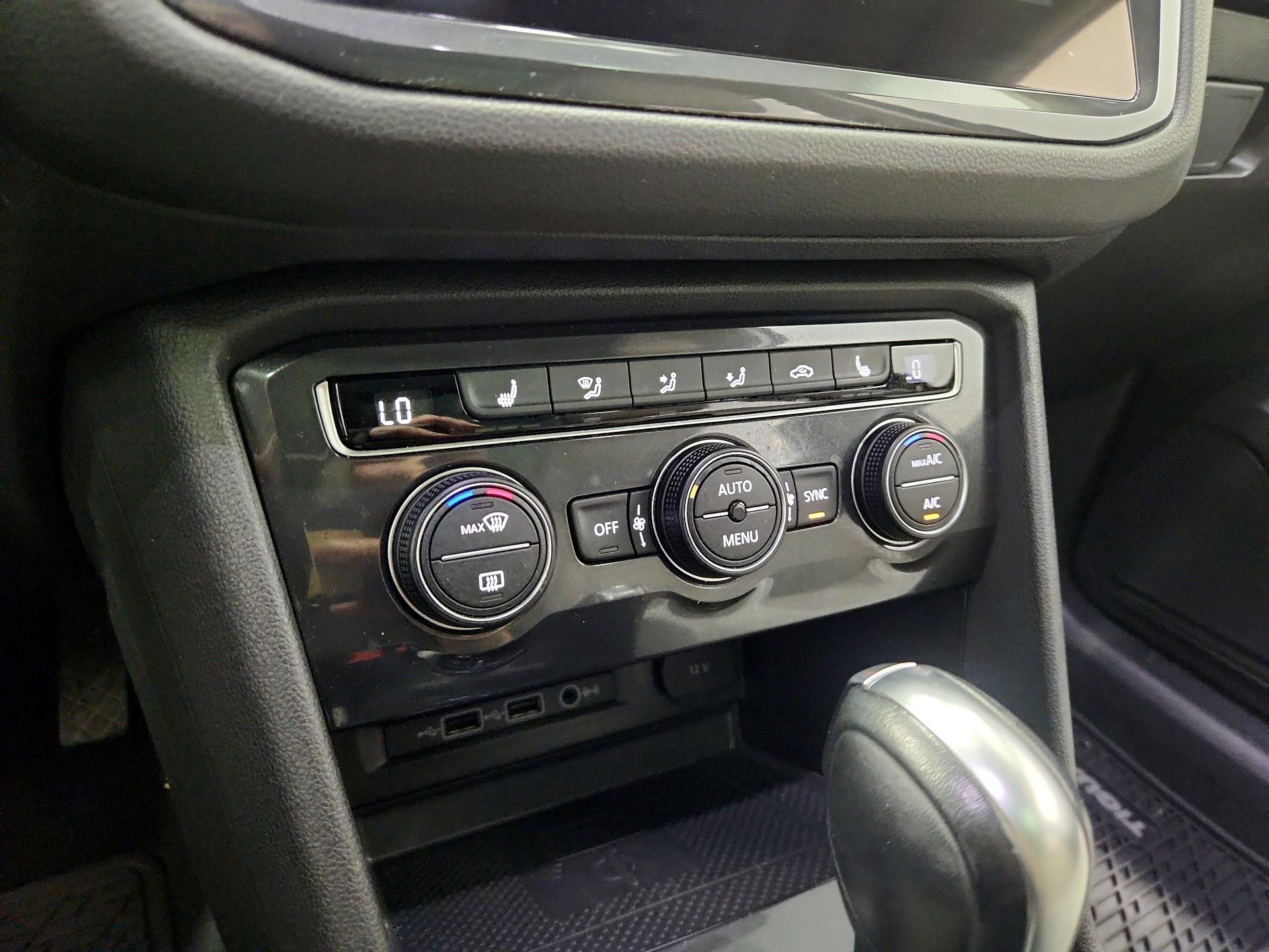 Thumbnail: 2020 Volkswagen Tiguan - 16
