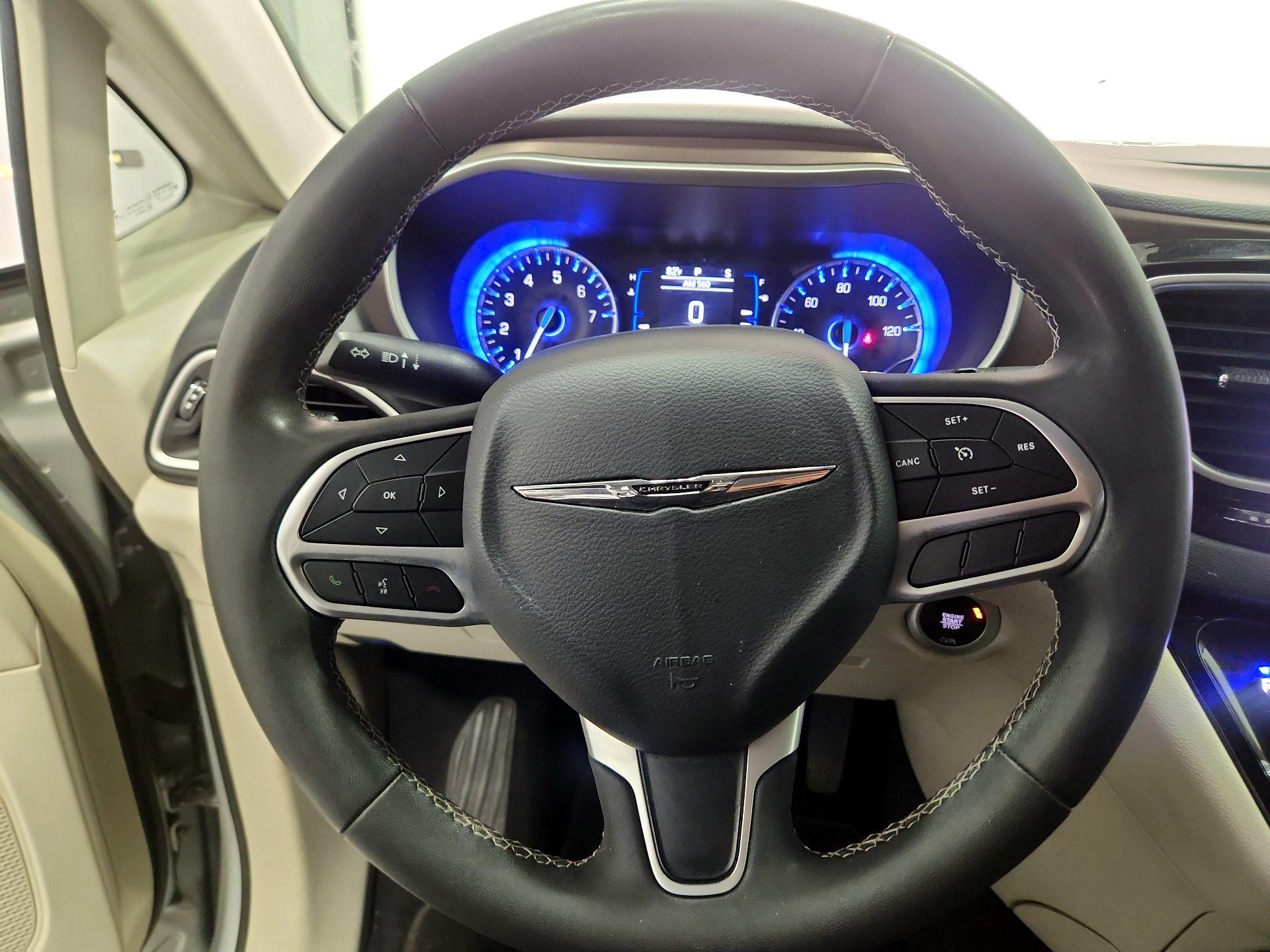 Thumbnail: 2023 Chrysler Voyager - 10