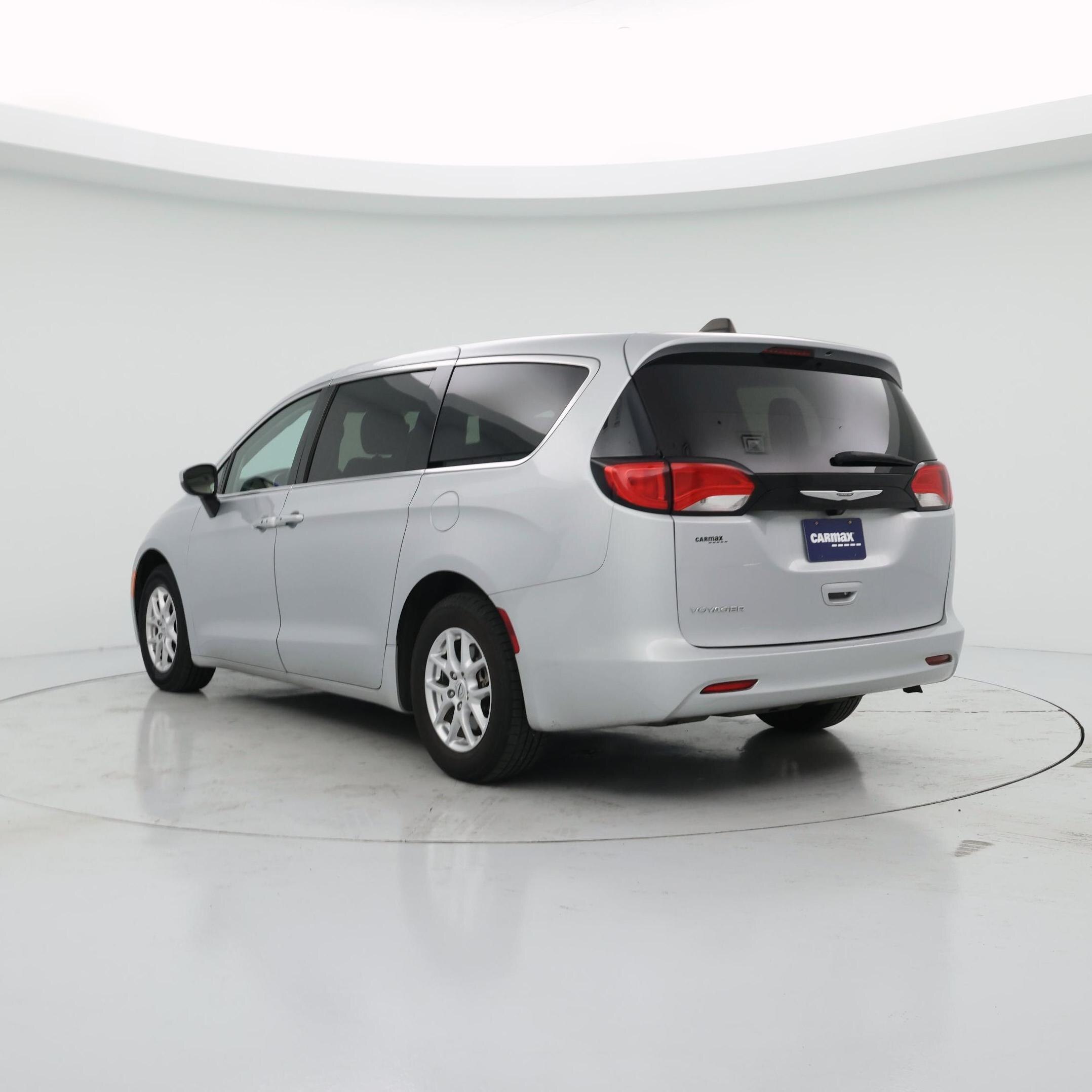 Thumbnail: 2023 Chrysler Voyager - 2