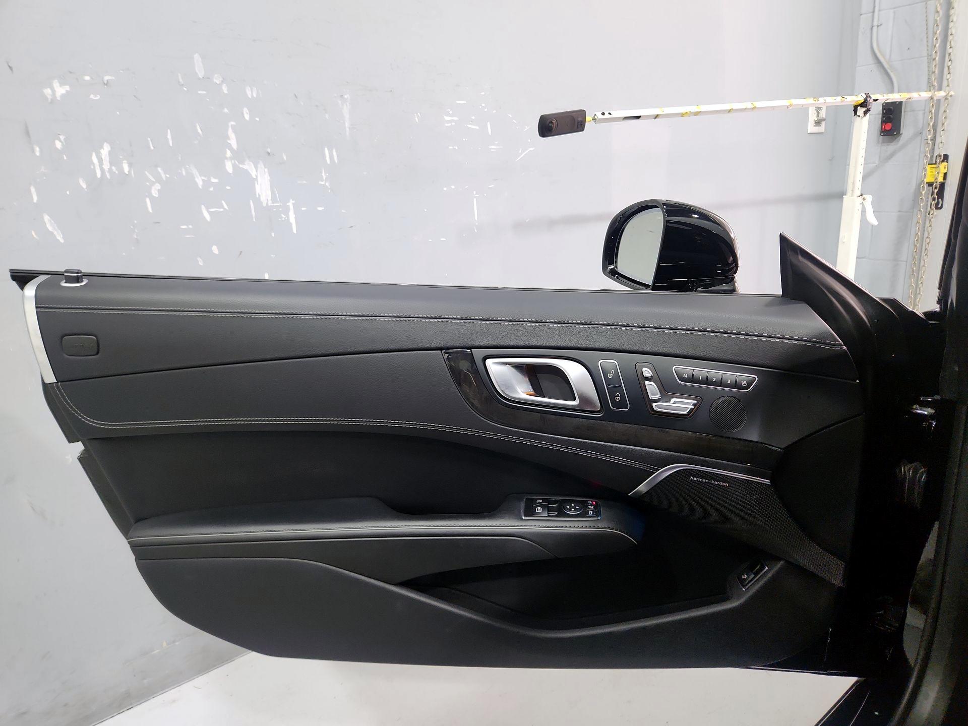 Thumbnail: 2017 Mercedes-Benz SL-Class - 12