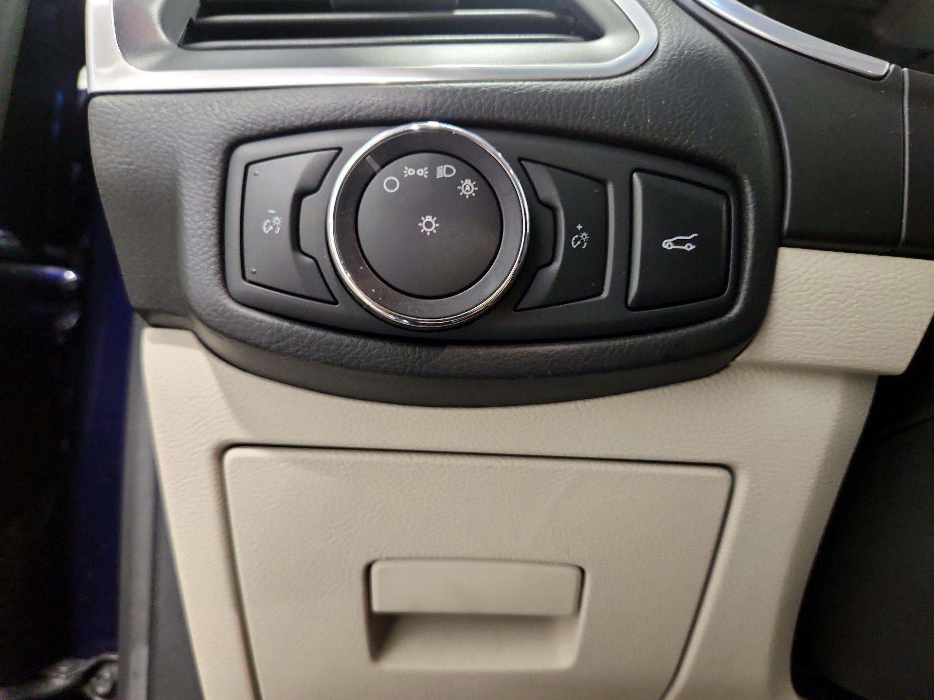 Thumbnail: 2016 Ford Edge - 13