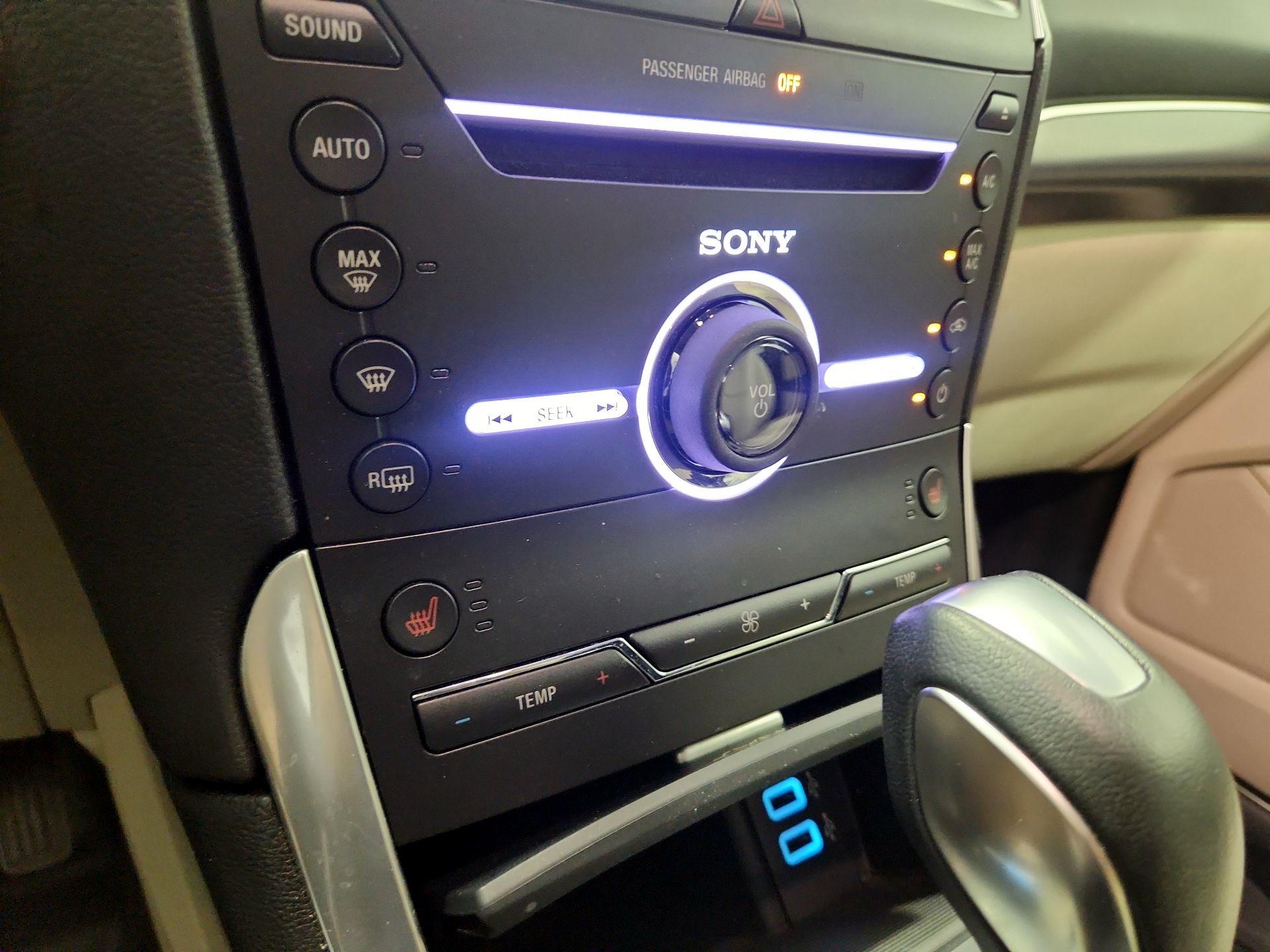 Thumbnail: 2016 Ford Edge - 17
