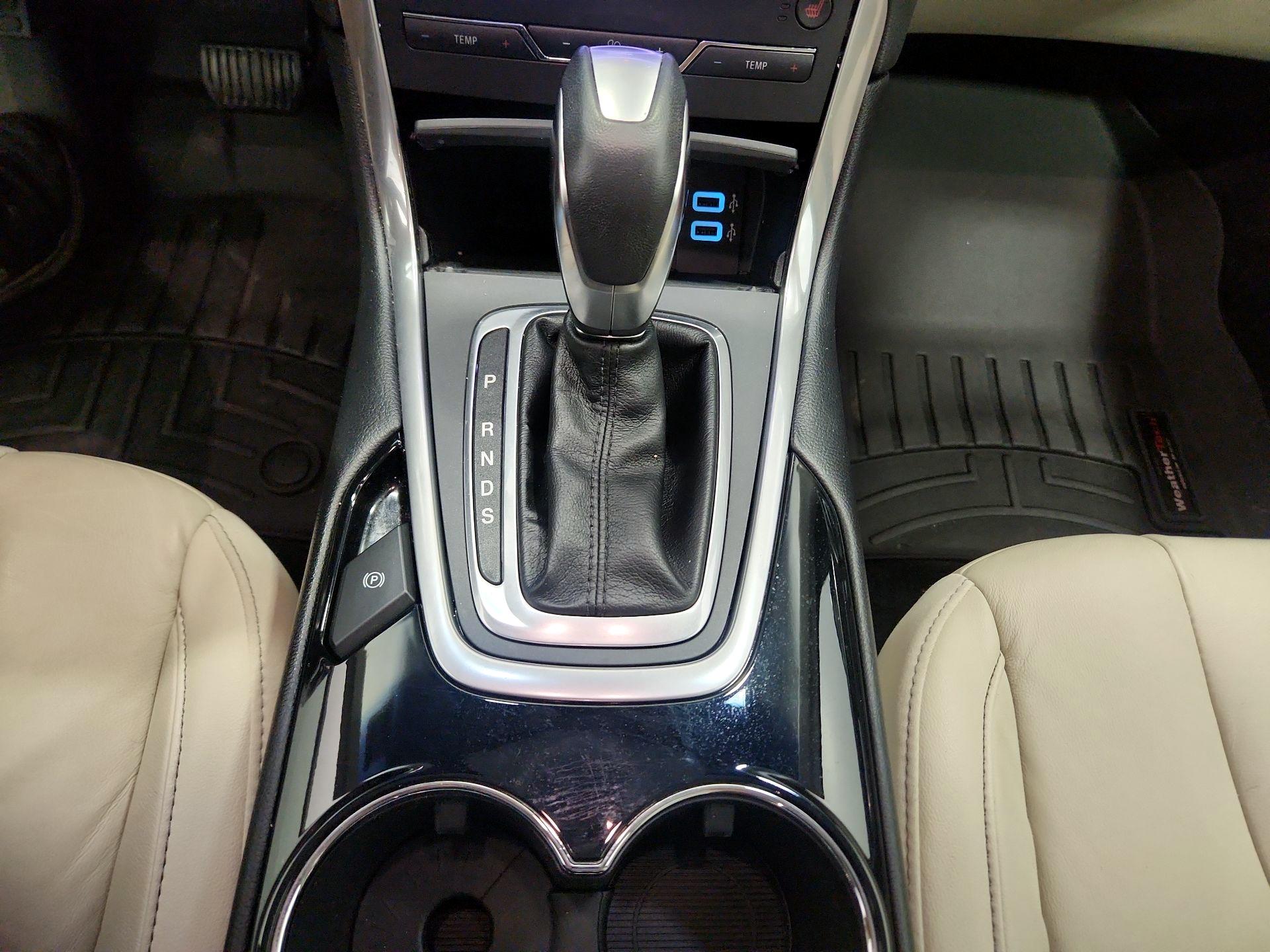Thumbnail: 2016 Ford Edge - 18