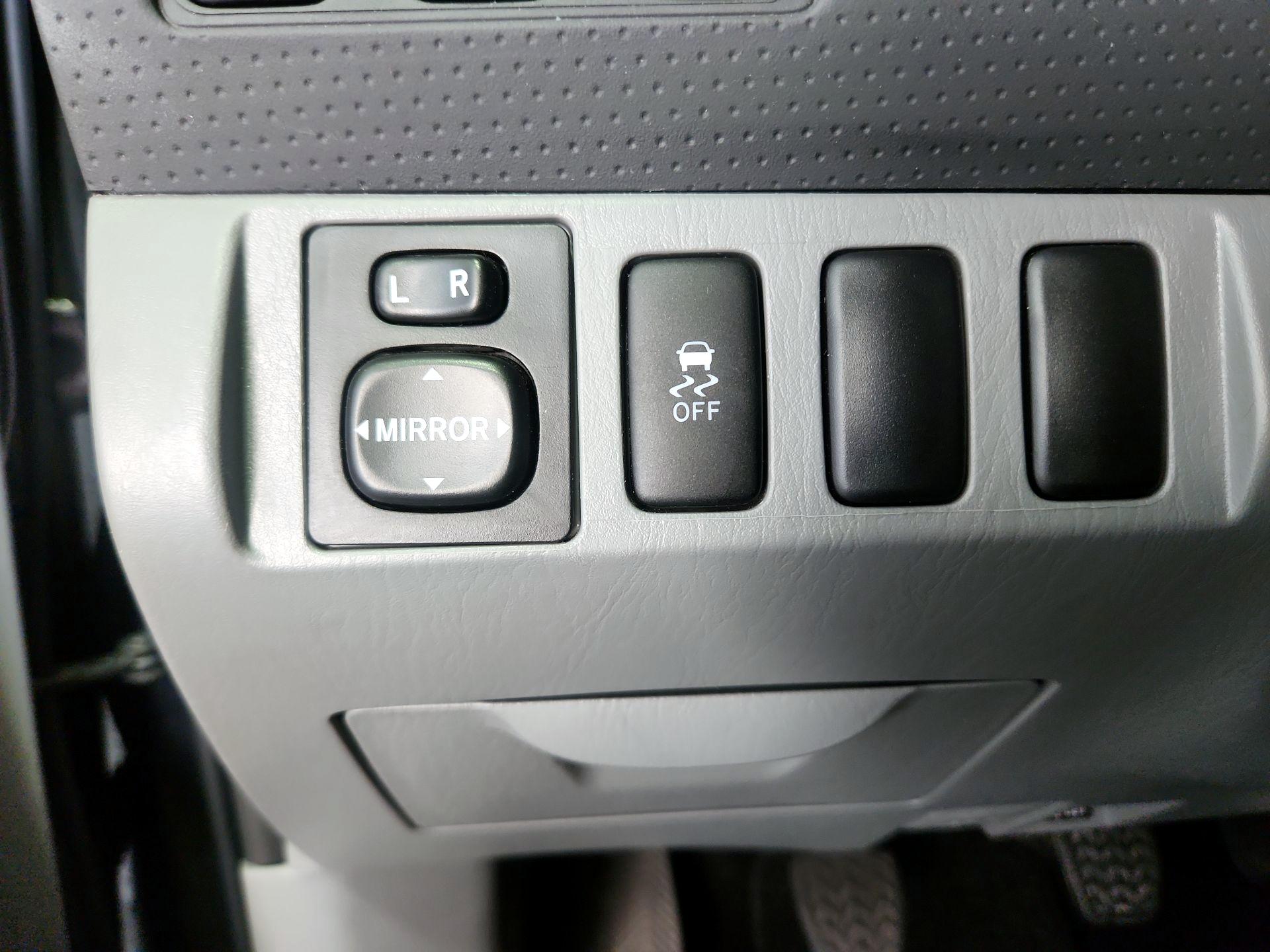 Thumbnail: 2014 Toyota Tacoma - 13
