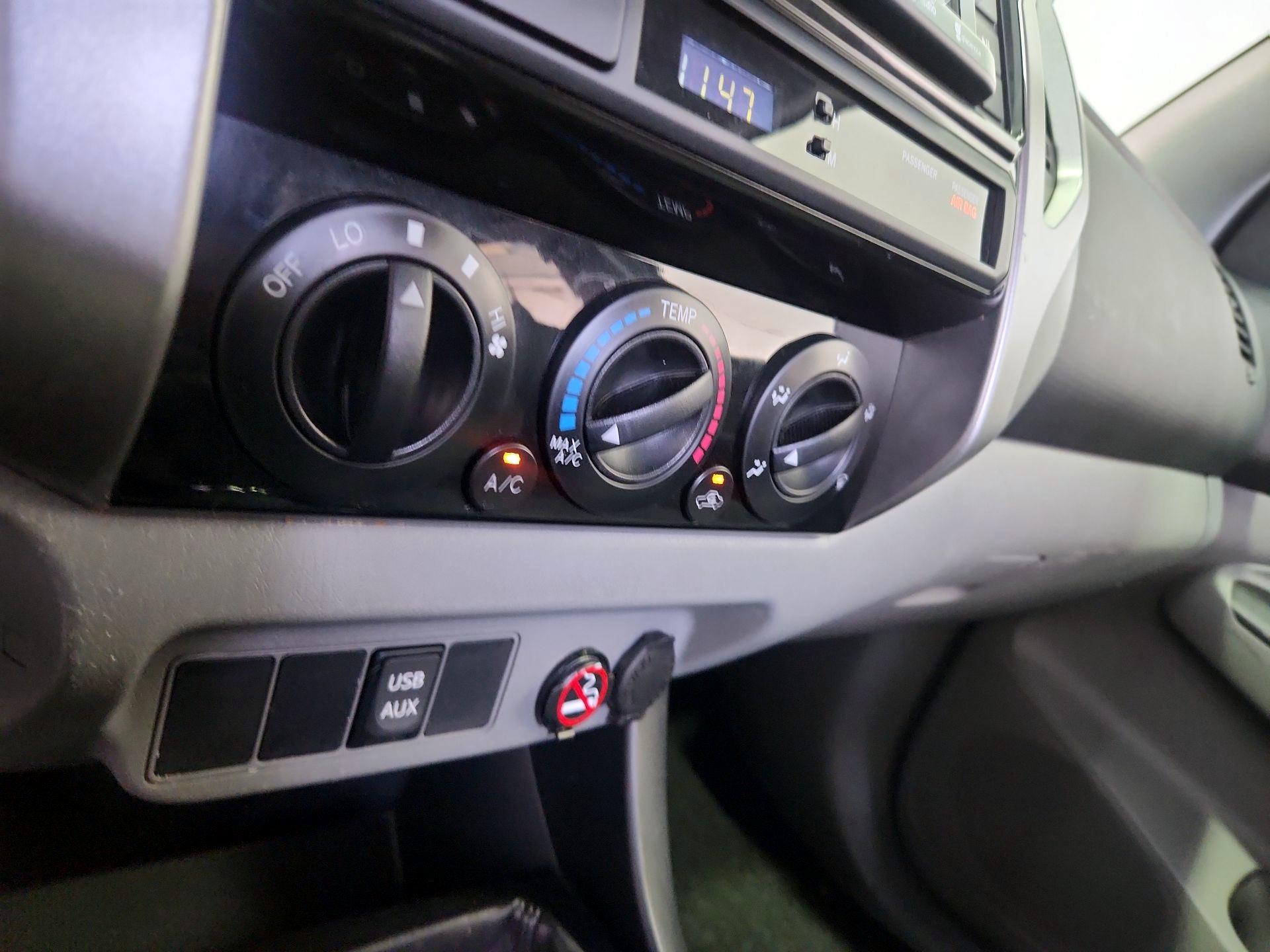 Thumbnail: 2014 Toyota Tacoma - 16