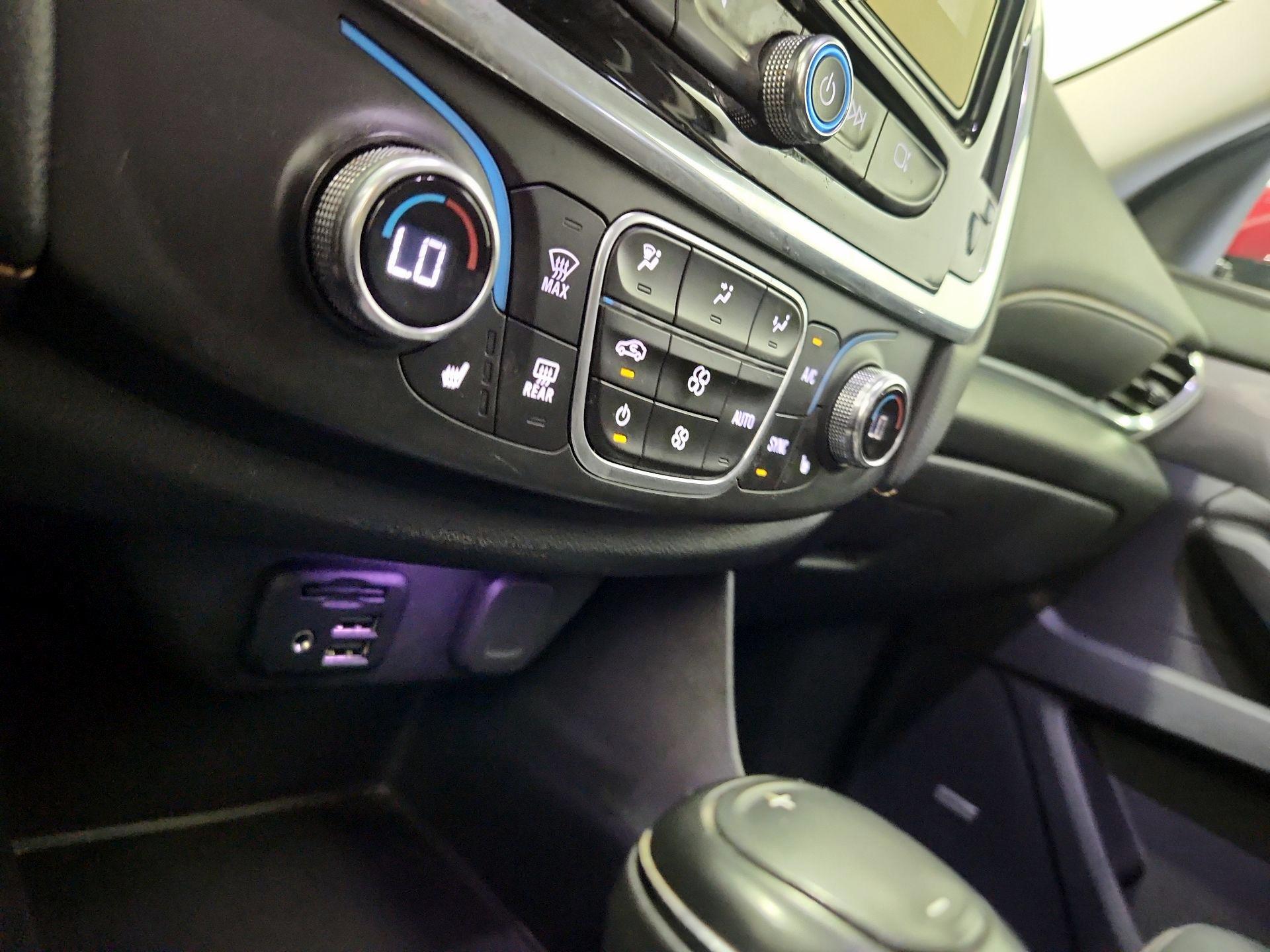 Thumbnail: 2020 Chevrolet Traverse - 16