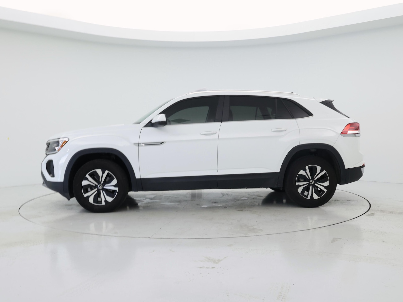 2025 Volkswagen Atlas Cross Sport SE - Photo 4
