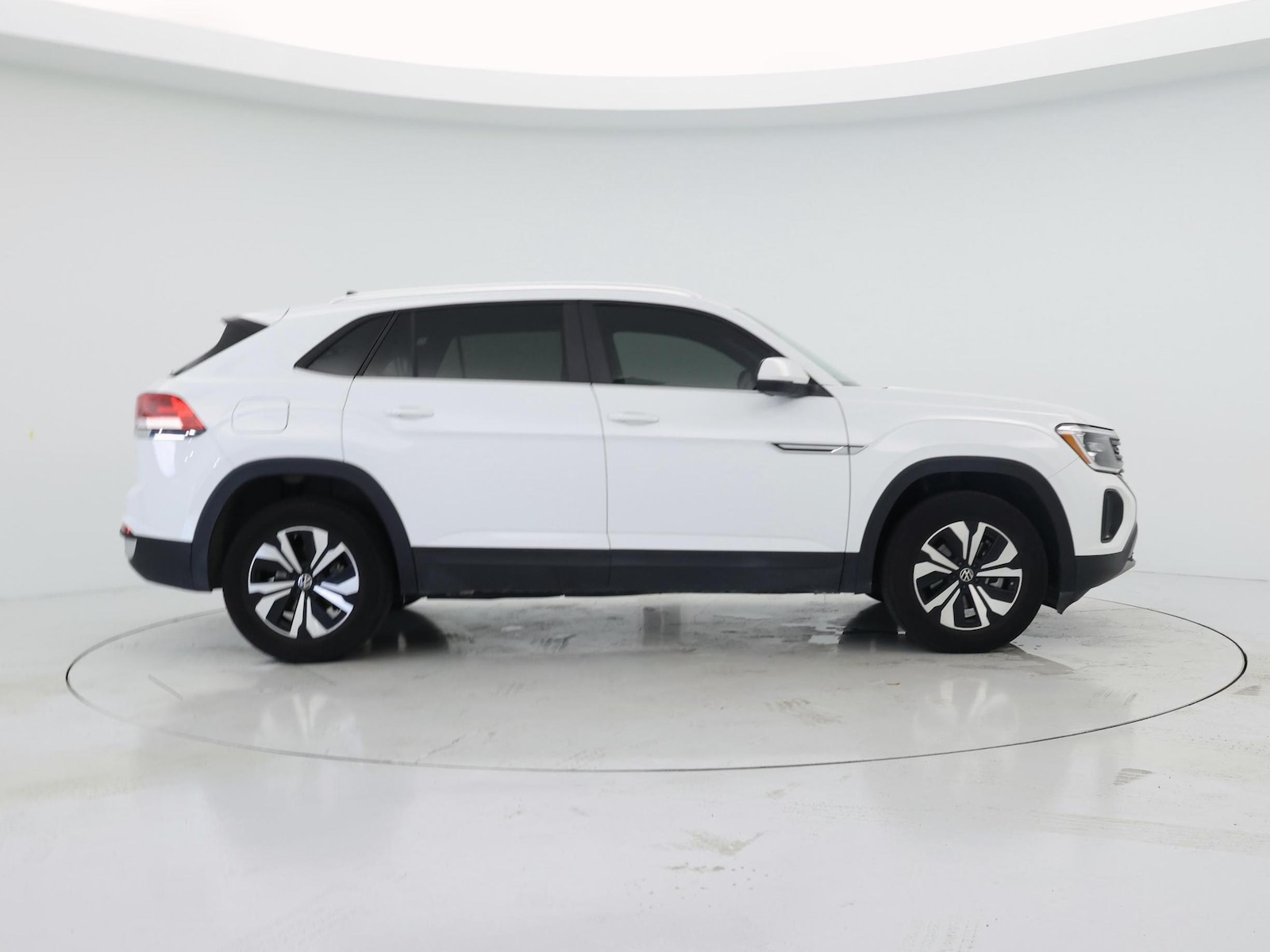 2025 Volkswagen Atlas Cross Sport SE - Photo 8
