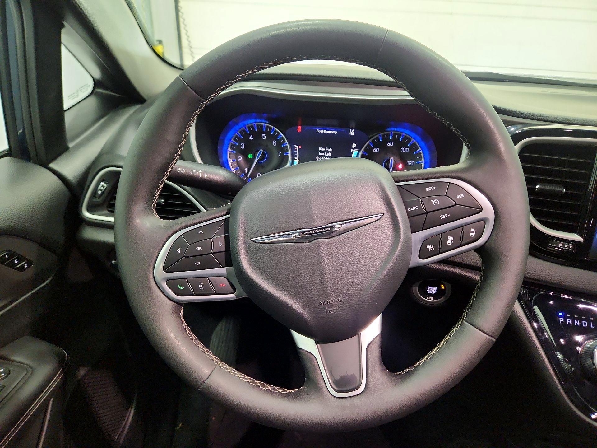 Thumbnail: 2025 Chrysler Pacifica - 10