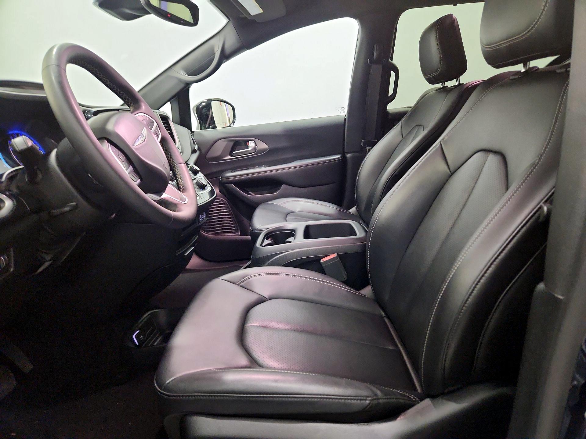 Thumbnail: 2025 Chrysler Pacifica - 11