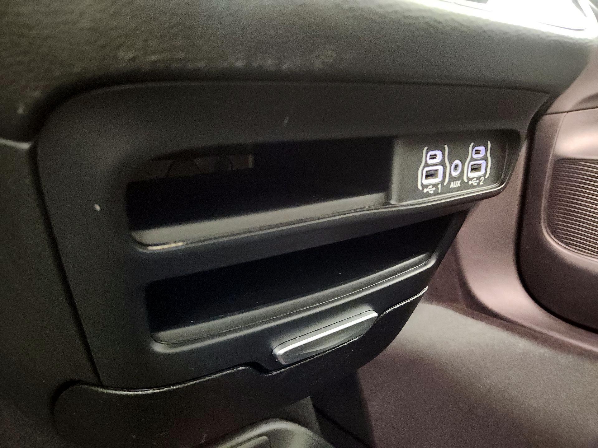 Thumbnail: 2025 Chrysler Pacifica - 18