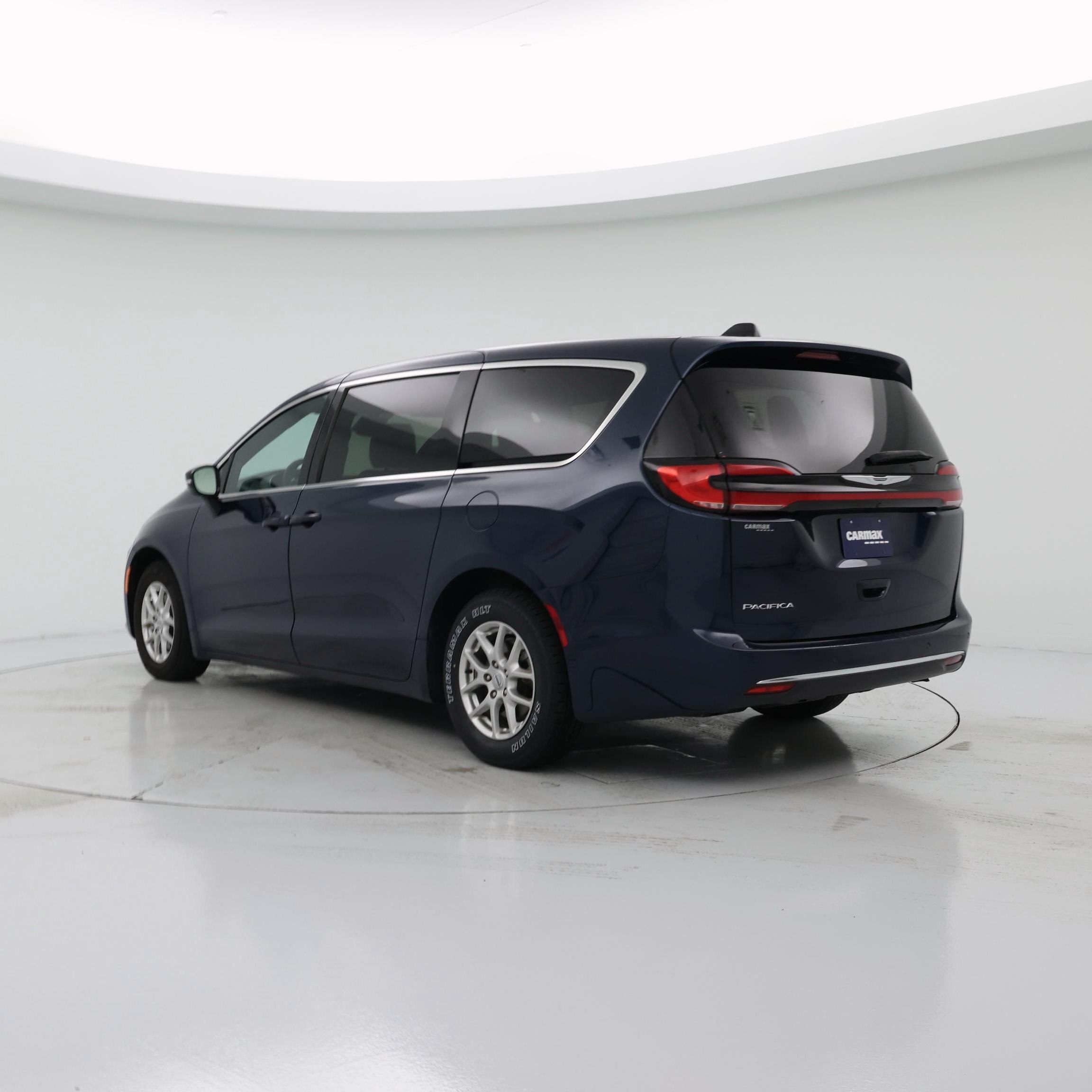 Thumbnail: 2025 Chrysler Pacifica - 2