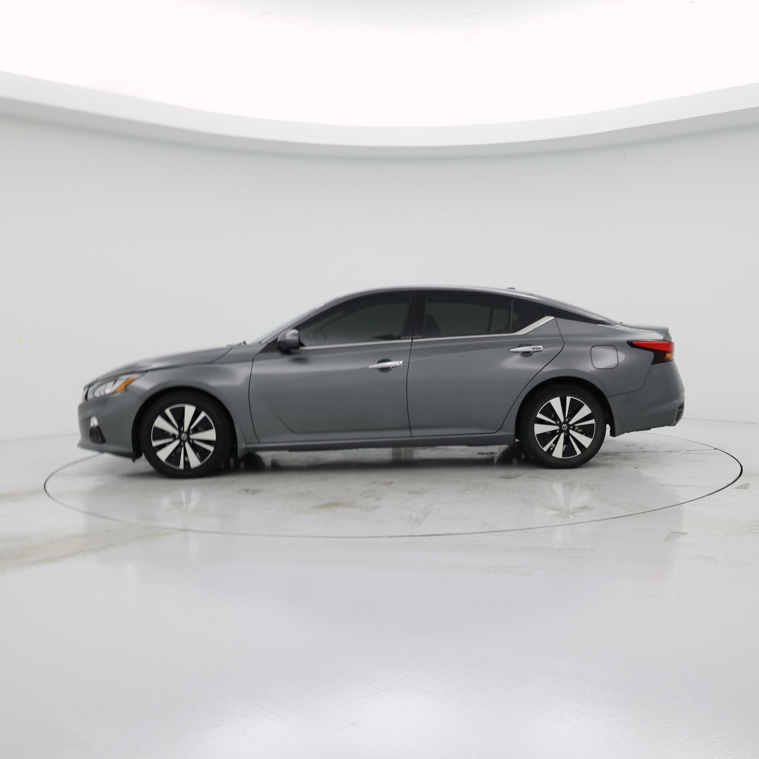 Thumbnail: 2021 Nissan Altima - 3