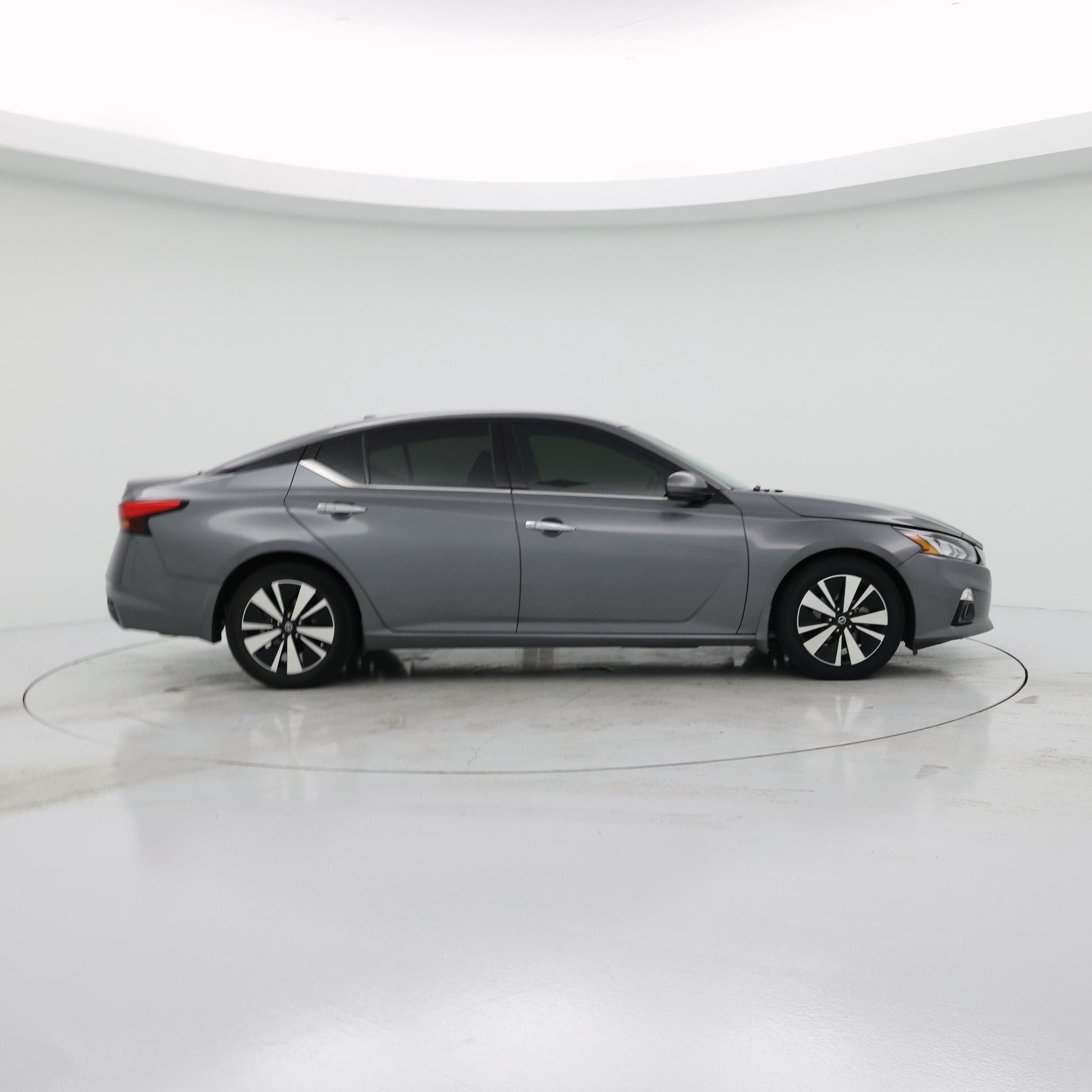 Thumbnail: 2021 Nissan Altima - 7