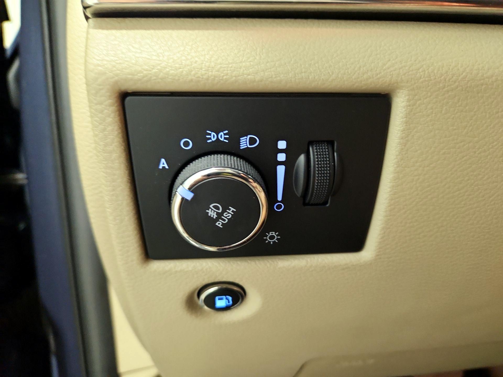 Thumbnail: 2020 Jeep Grand Cherokee - 13