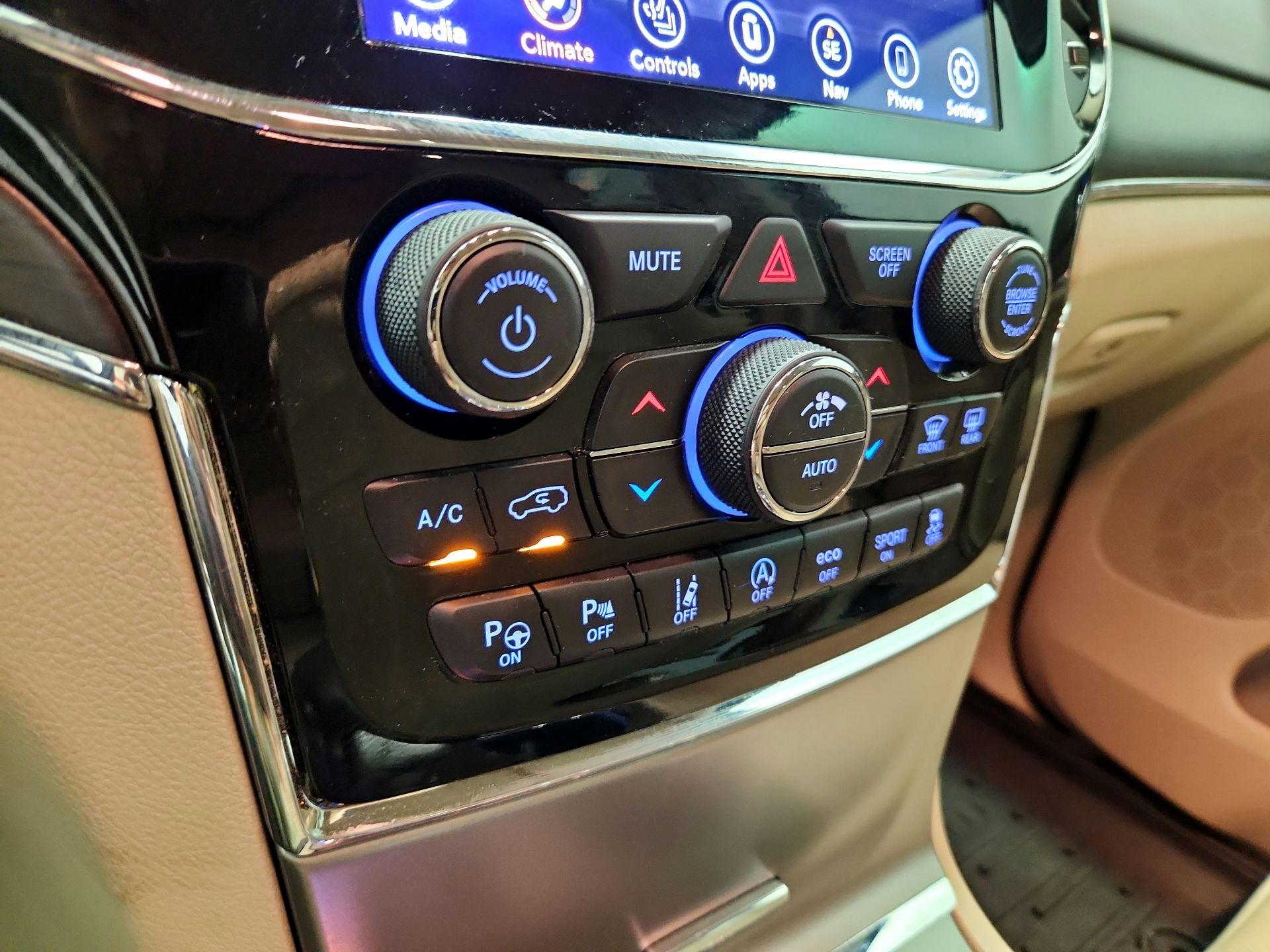 Thumbnail: 2020 Jeep Grand Cherokee - 17