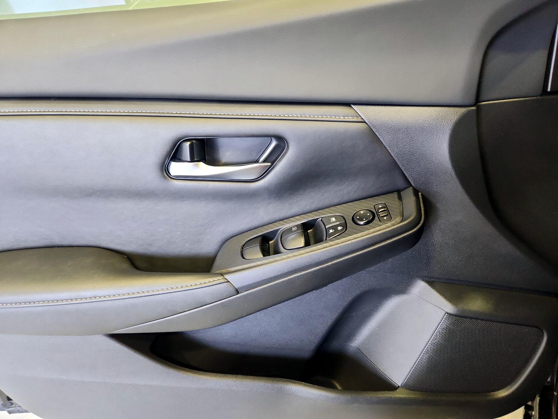 Thumbnail: 2022 Nissan Sentra - 12