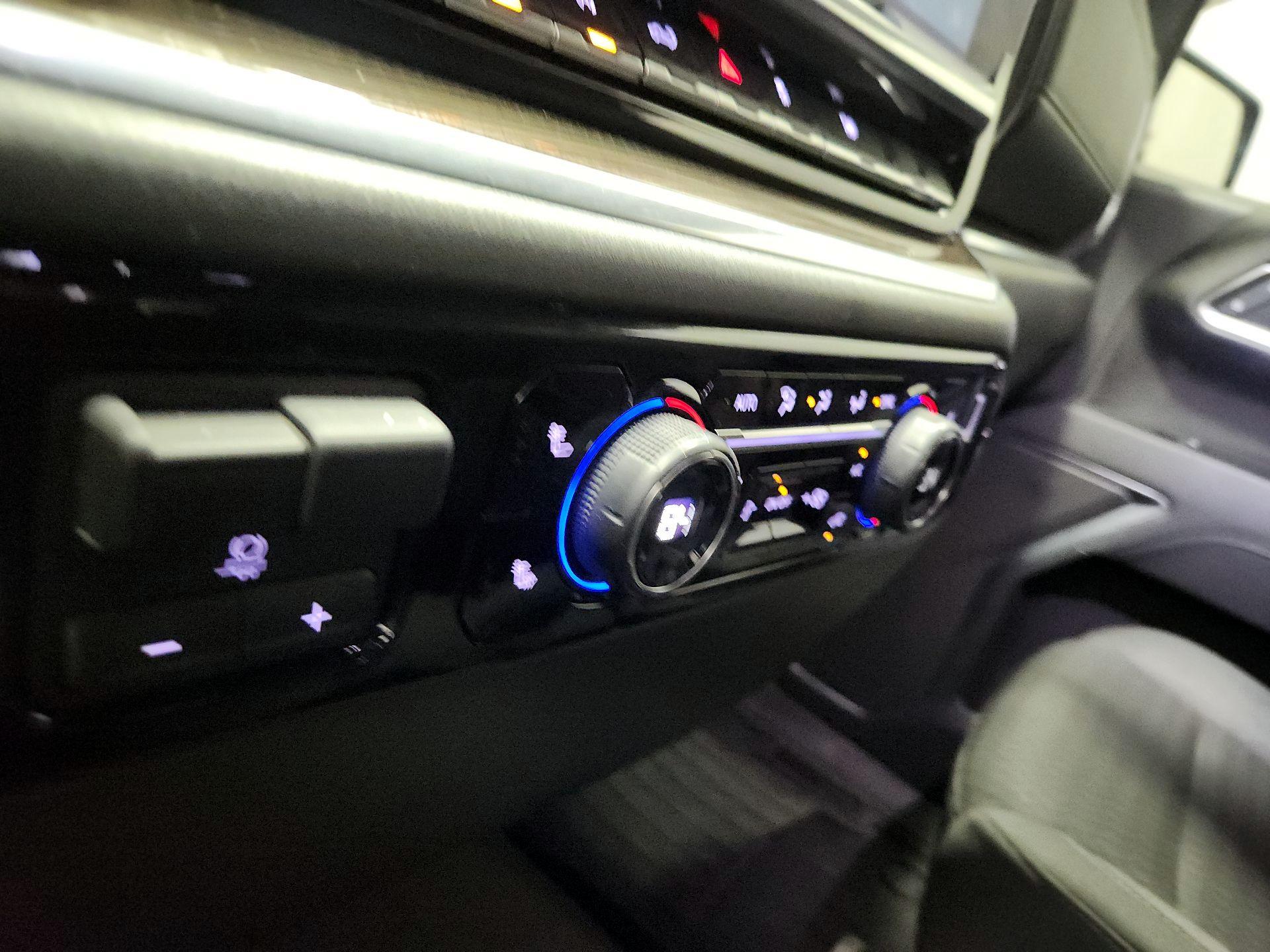 Thumbnail: 2022 Chevrolet Silverado 1500 - 16