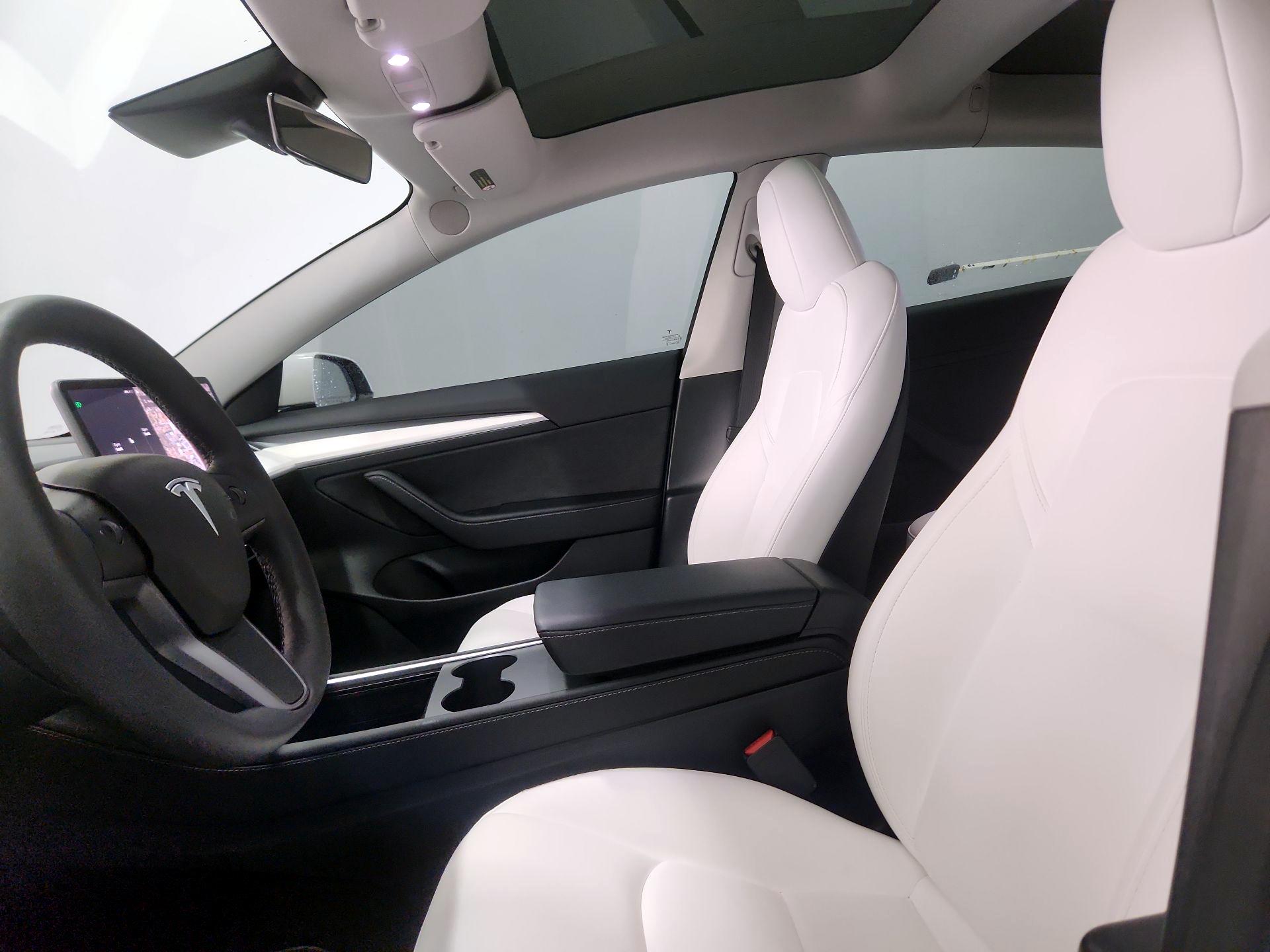 Thumbnail: 2023 Tesla Model 3 - 11