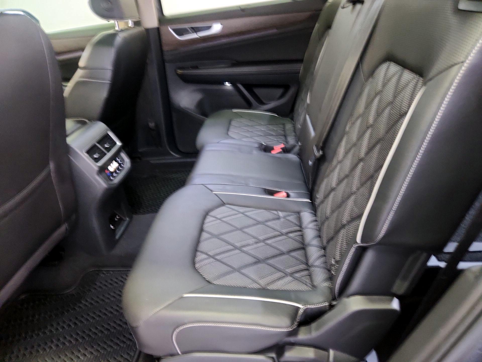 Thumbnail: 2024 Volkswagen Atlas - 18