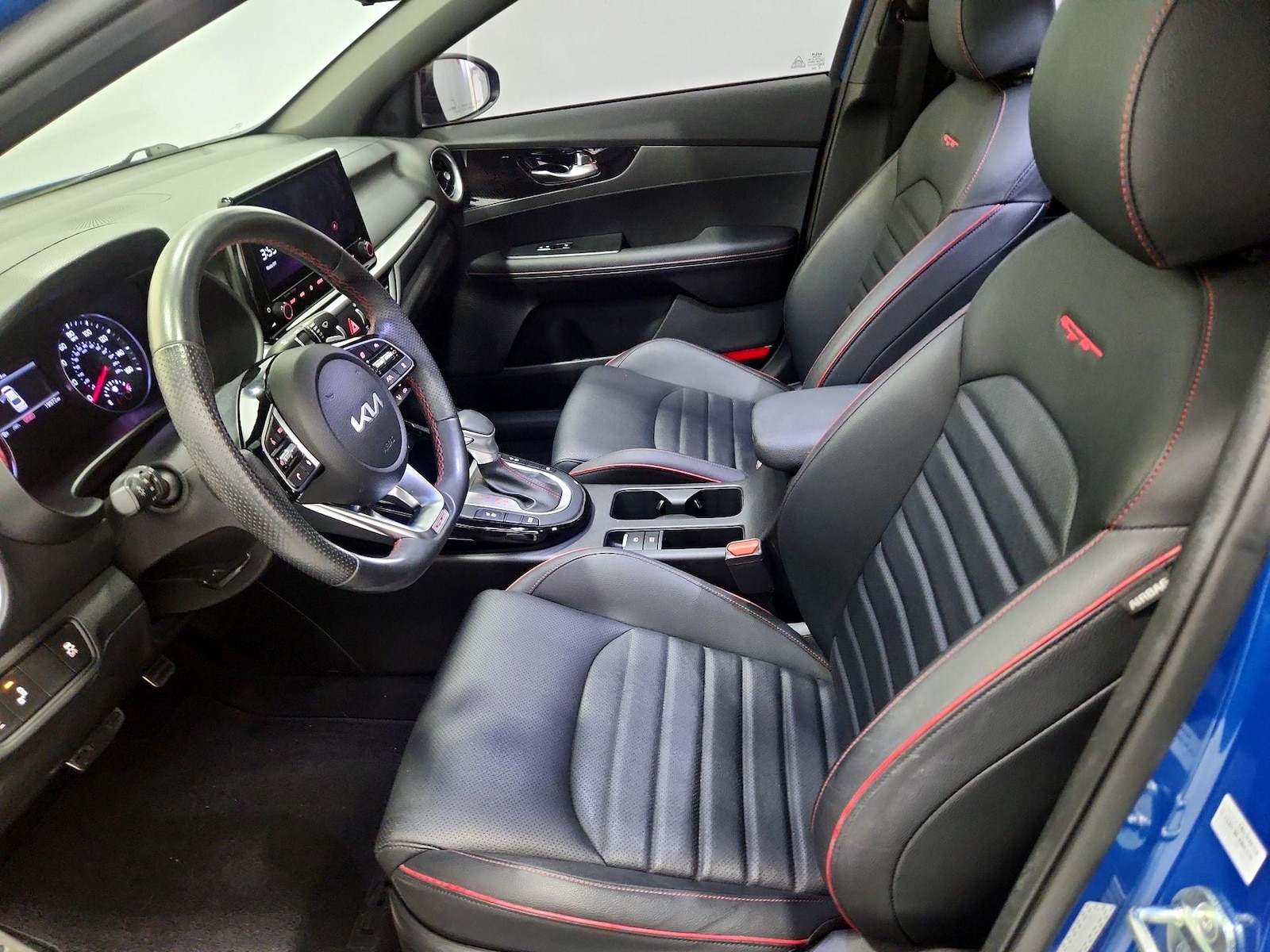 2023 Kia Forte GT - Photo 12