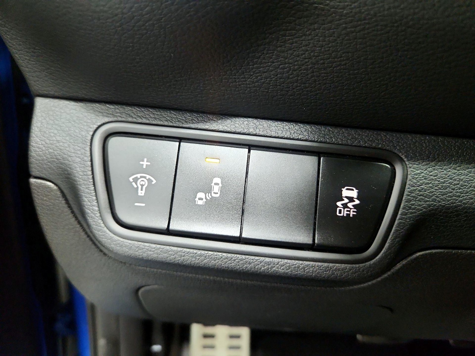 2023 Kia Forte GT - Photo 14