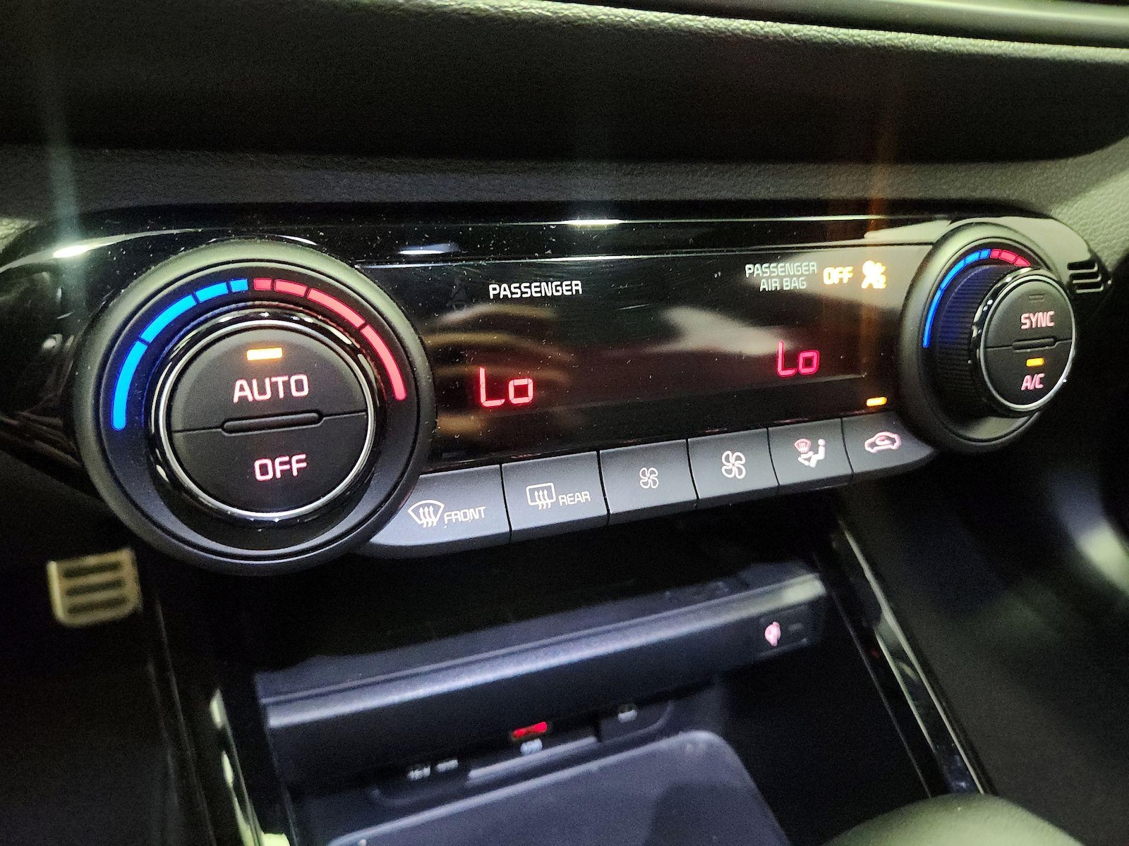 2023 Kia Forte GT - Photo 17