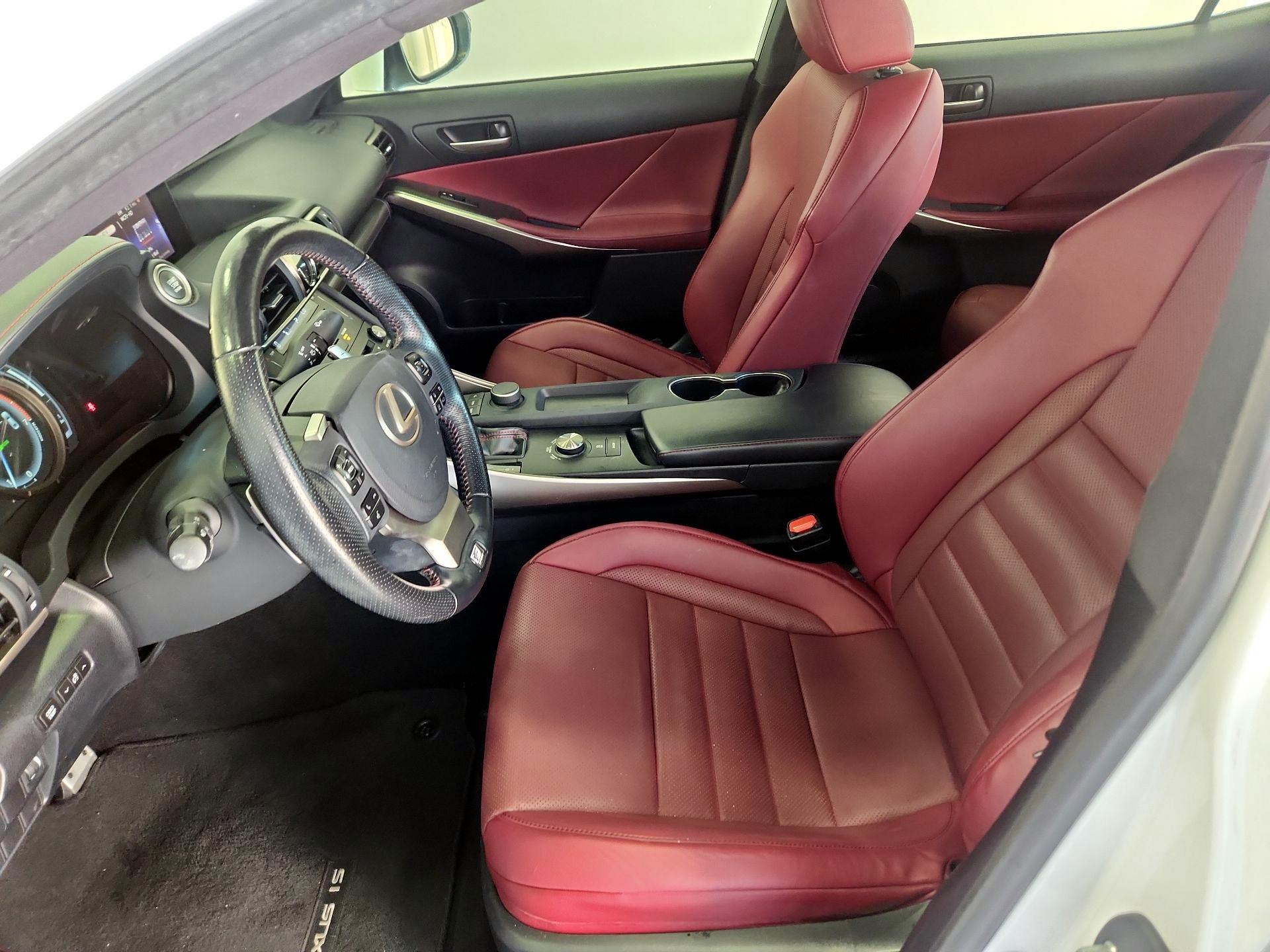 Thumbnail: 2018 Lexus IS - 11