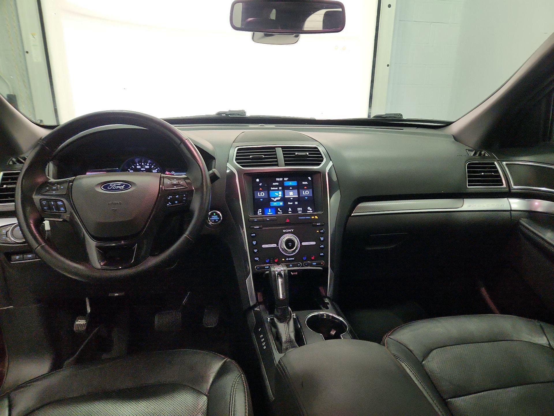 Thumbnail: 2019 Ford Explorer - 9